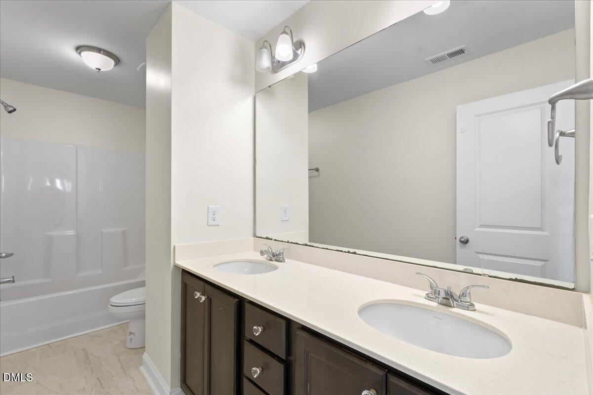 105 Wicklow Court Property Photo 40