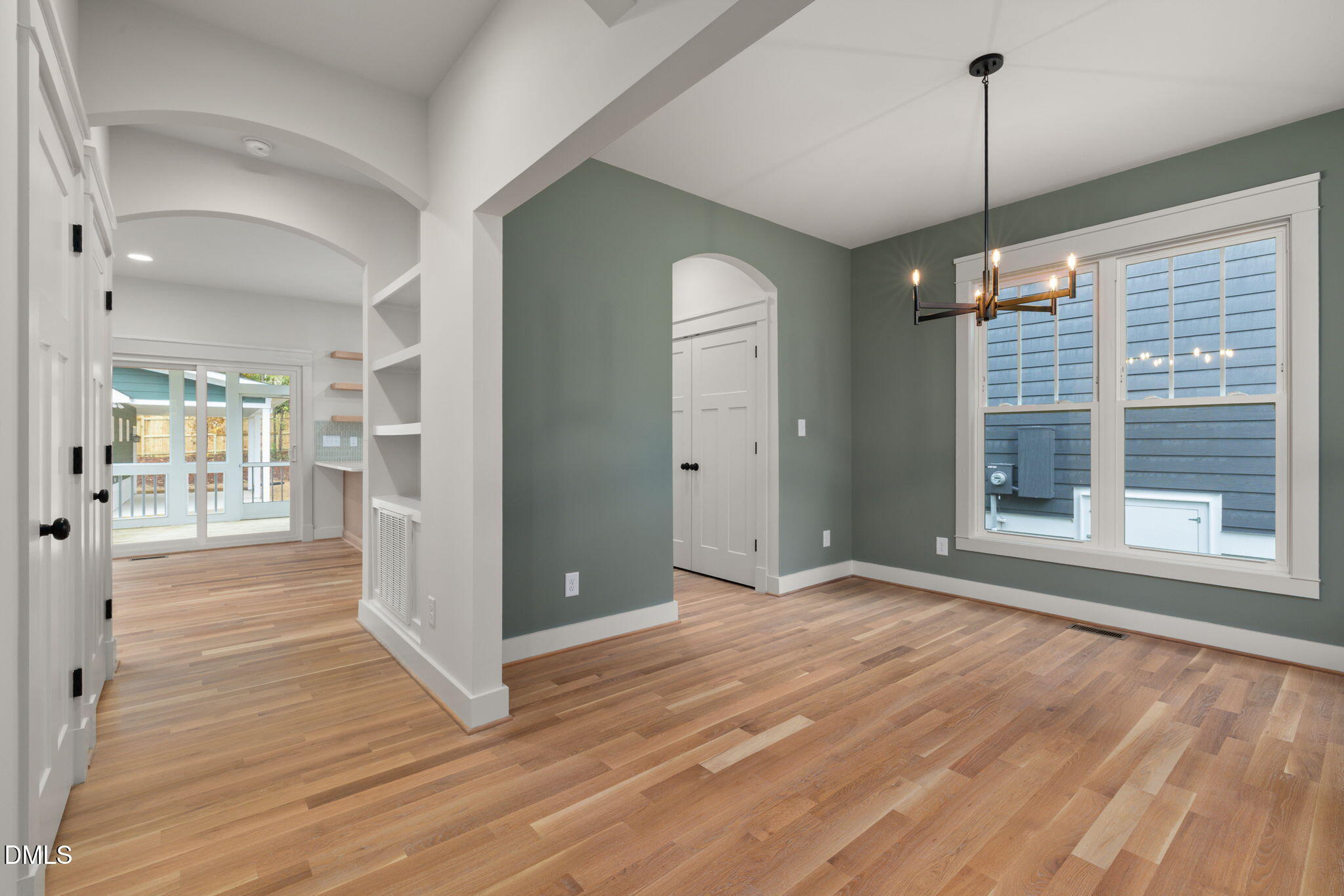 1008 Forrestal Place Property Photo 6