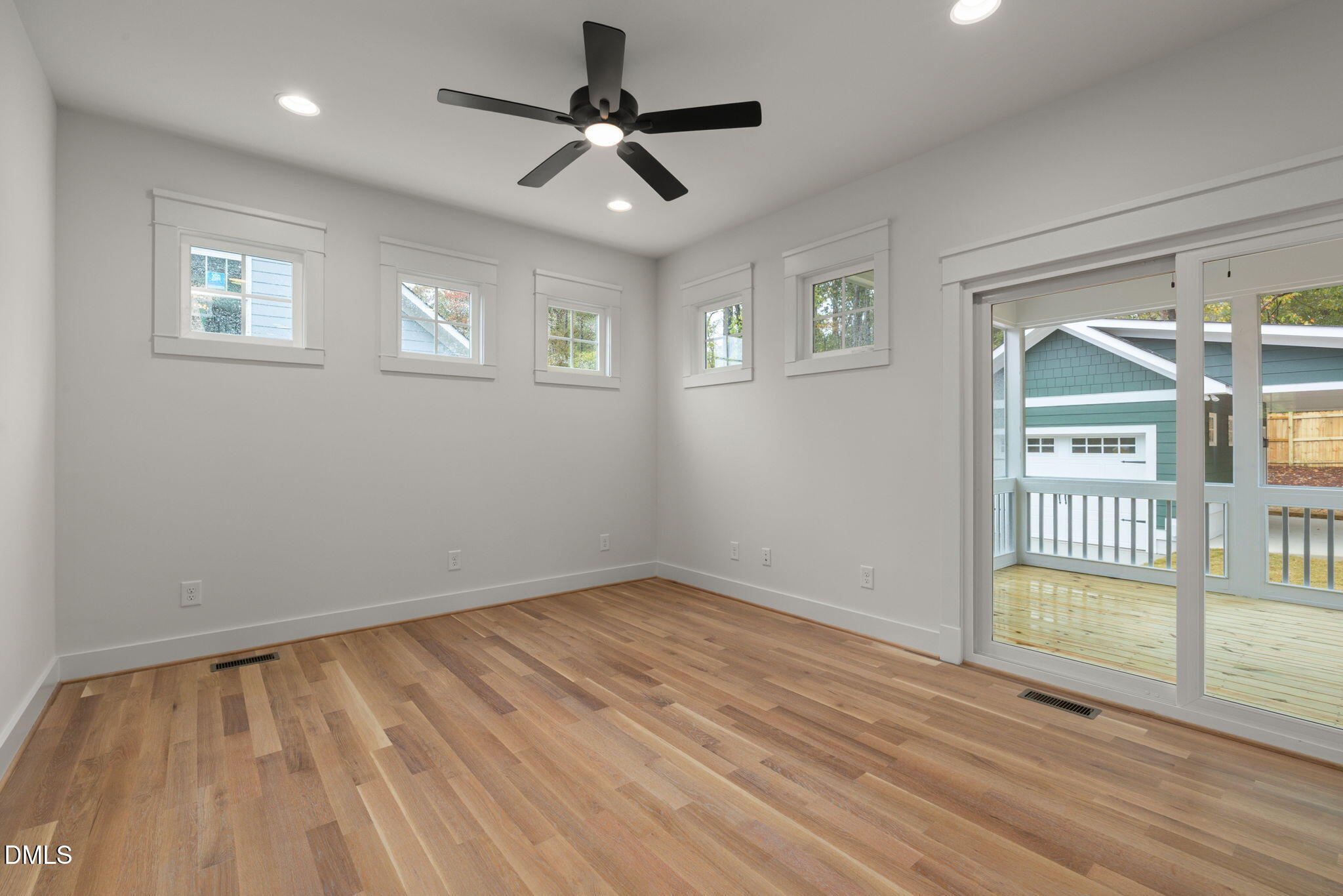 1008 Forrestal Place Property Photo 8