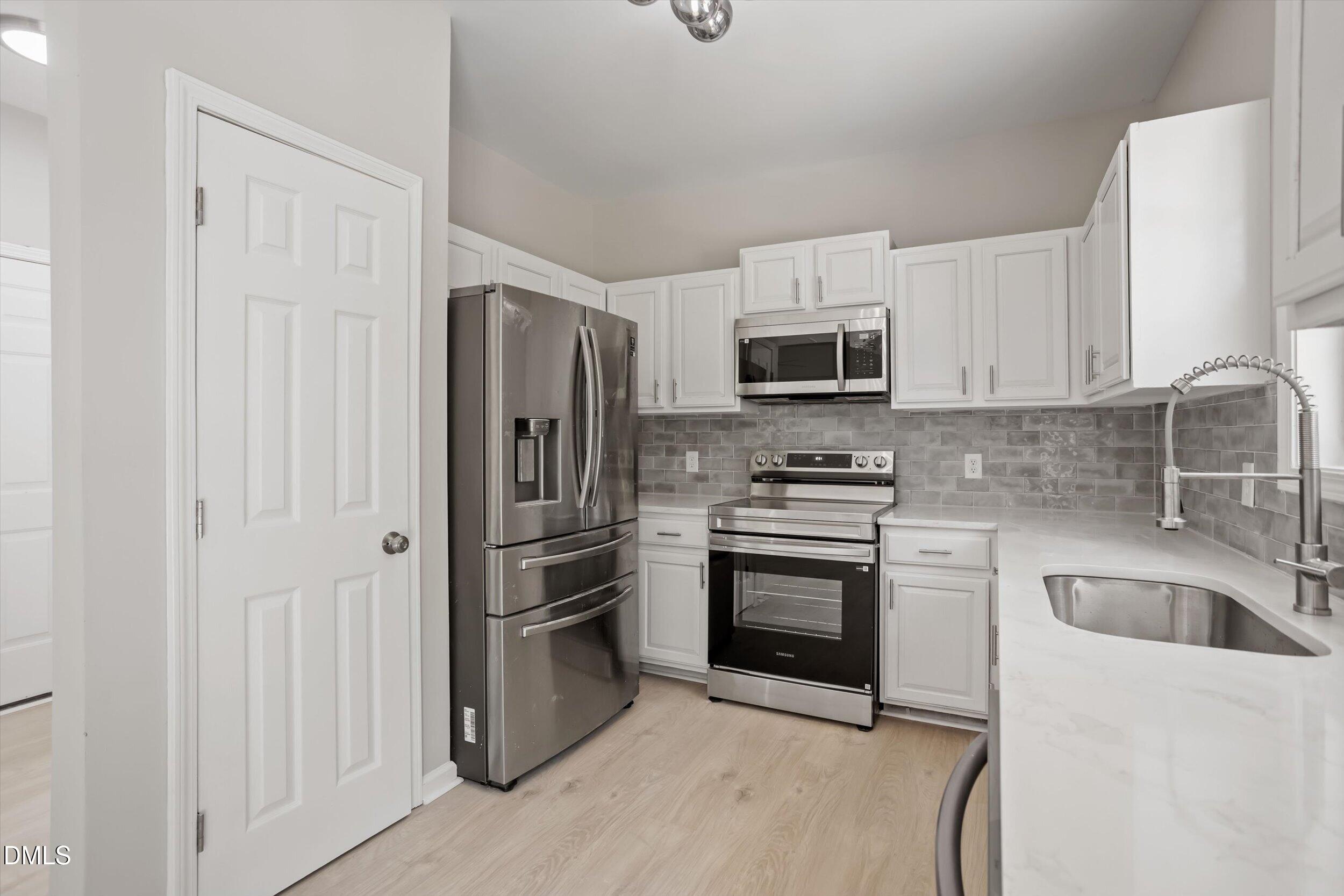 808 Nightshade Way Property Photo 3