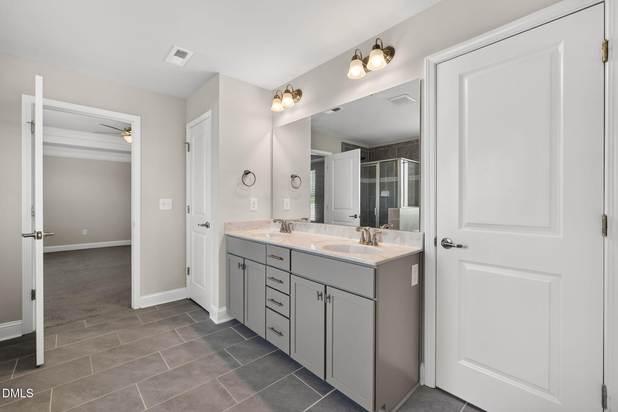 60 Newport Landing Property Photo 26