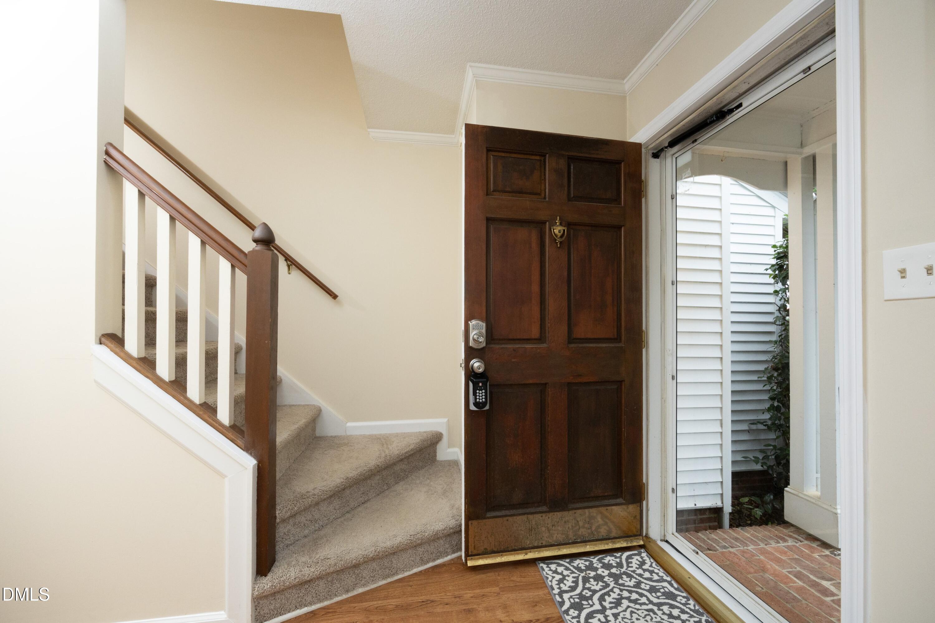 148 Greenmont Lane Property Photo 3