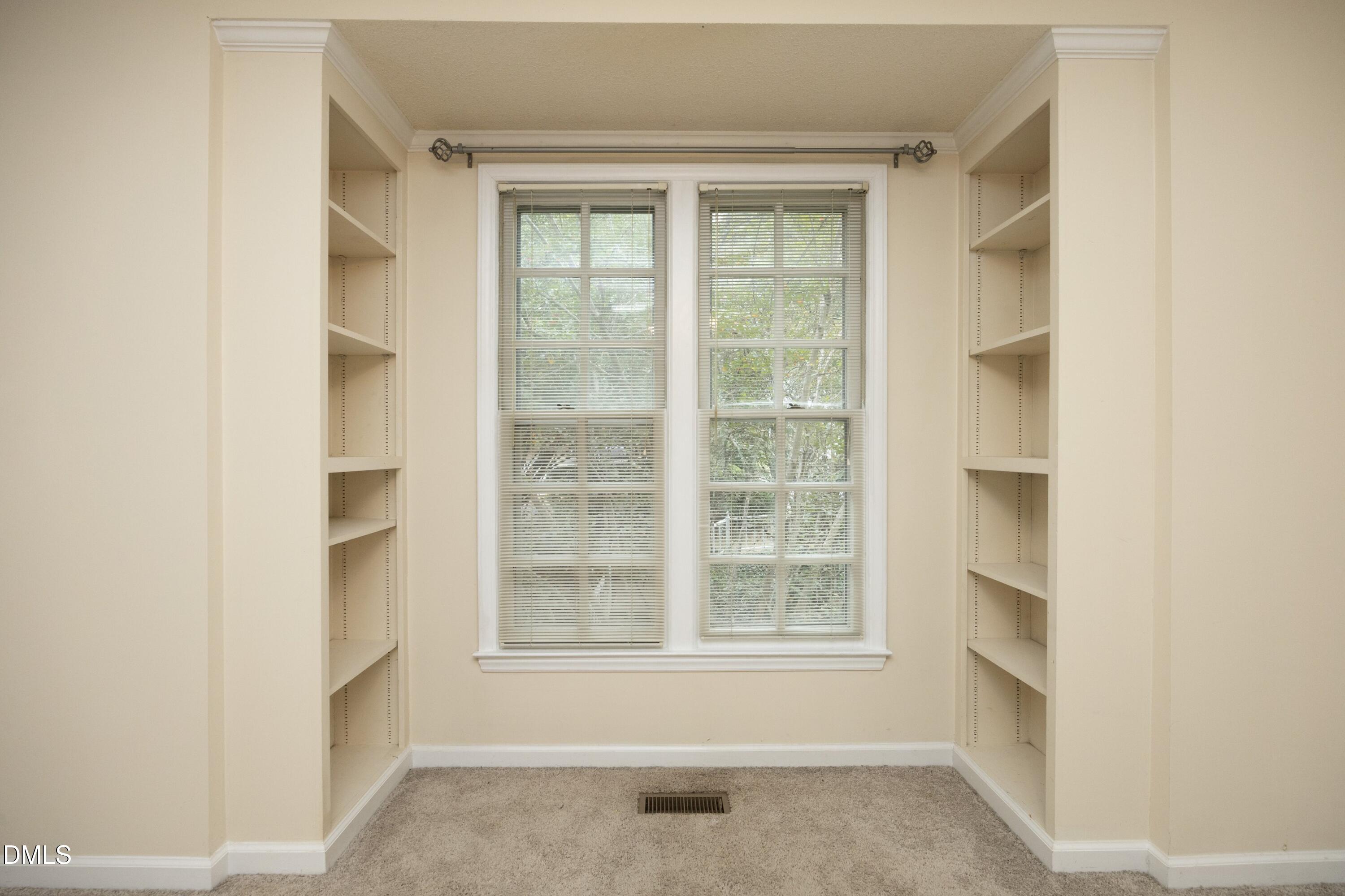 148 Greenmont Lane Property Photo 18