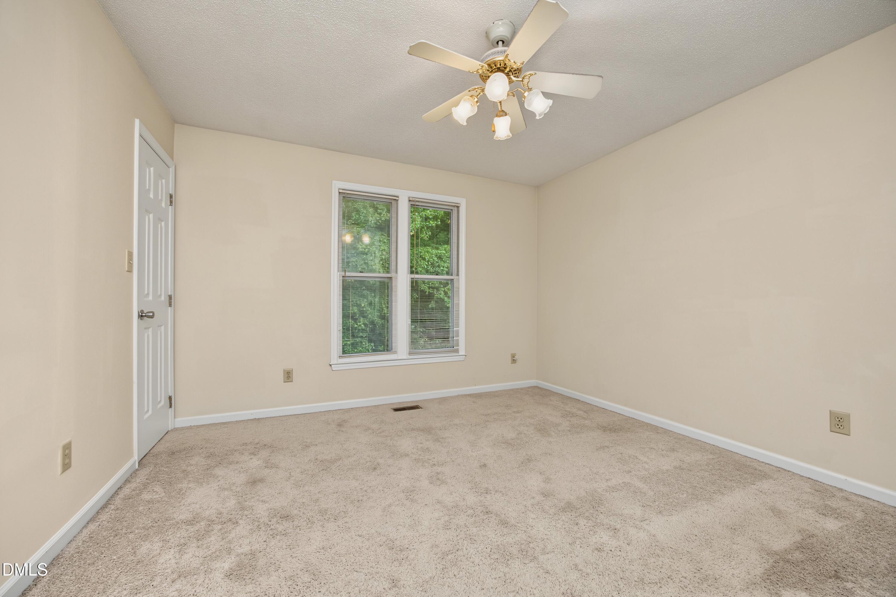 148 Greenmont Lane Property Photo 20
