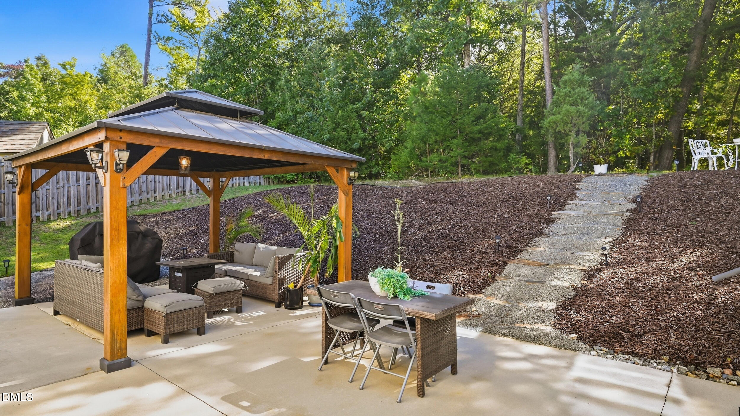 1017 Scotch Pine Way Property Photo 39