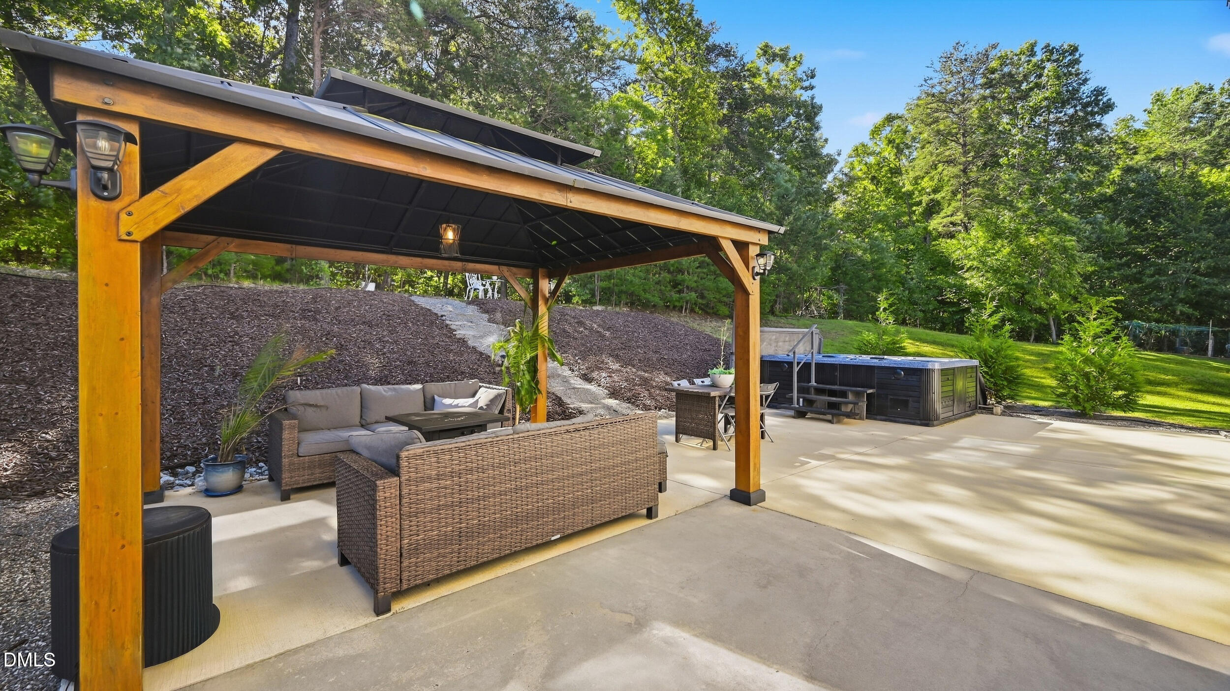 1017 Scotch Pine Way Property Photo 41