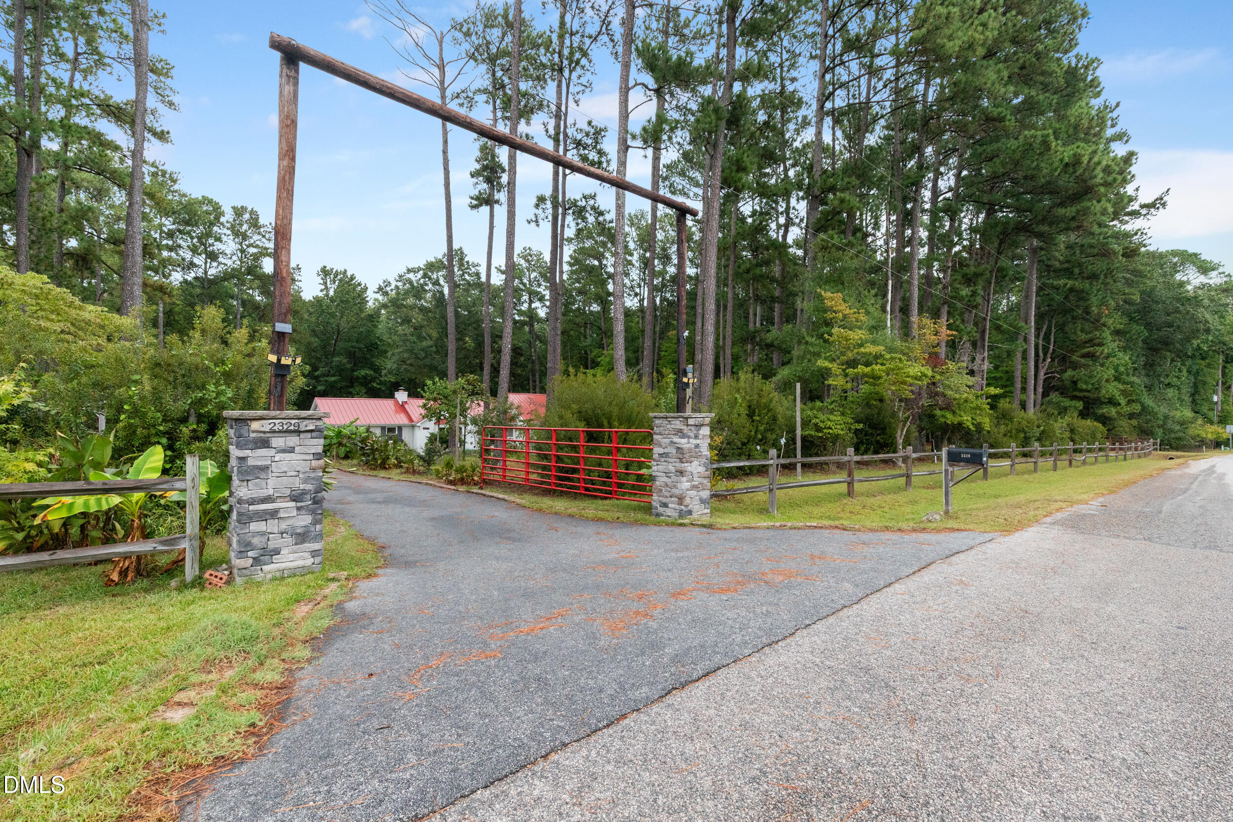2329 Win Road Property Photo 6