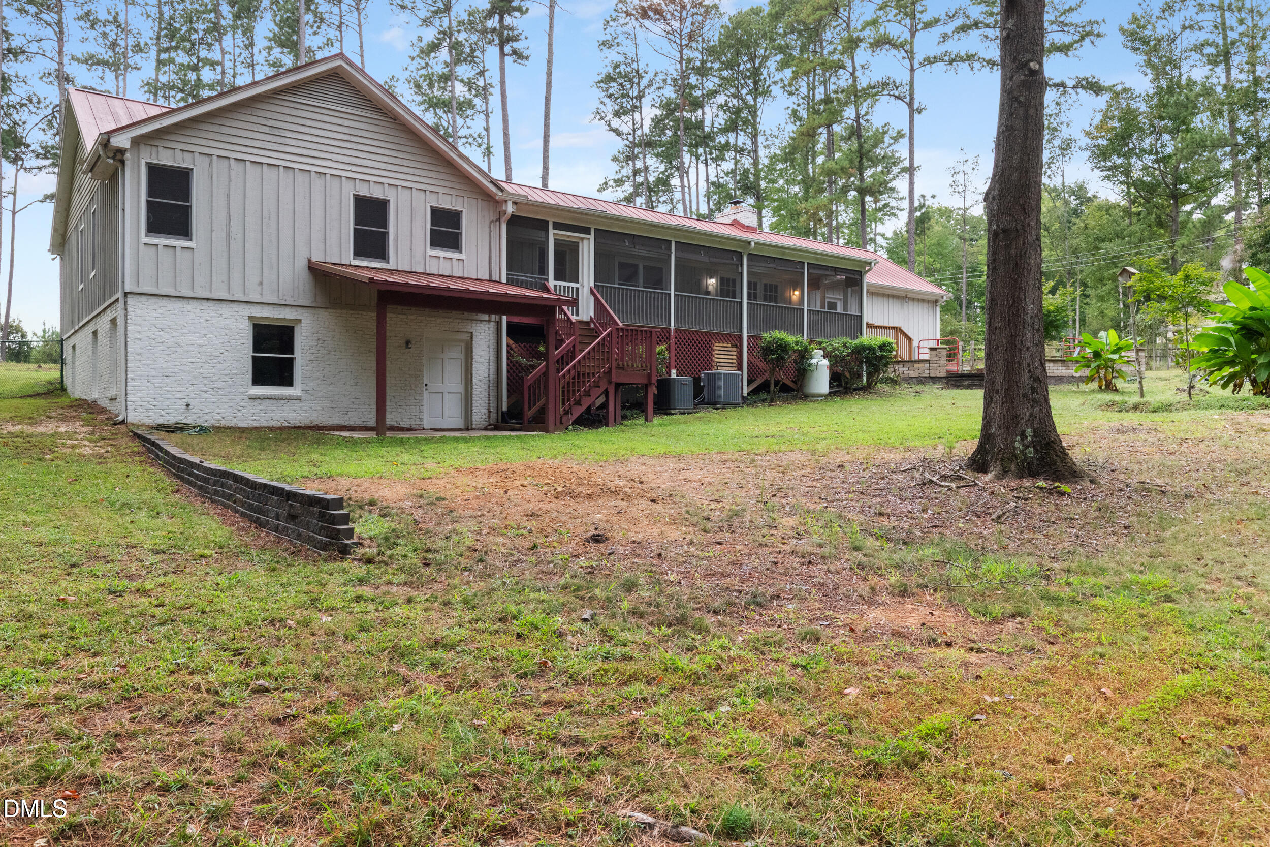2329 Win Road Property Photo 8