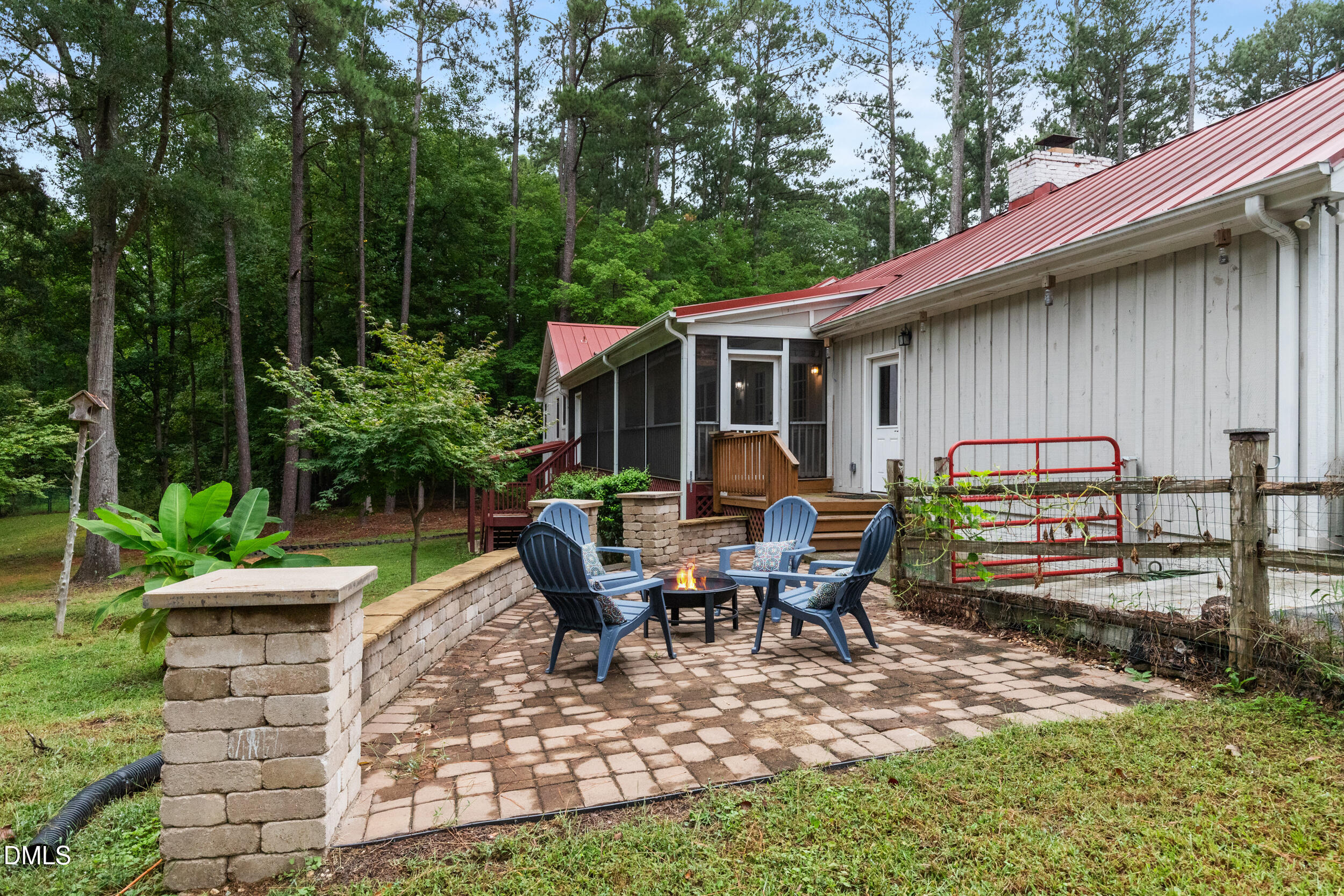 2329 Win Road Property Photo 11