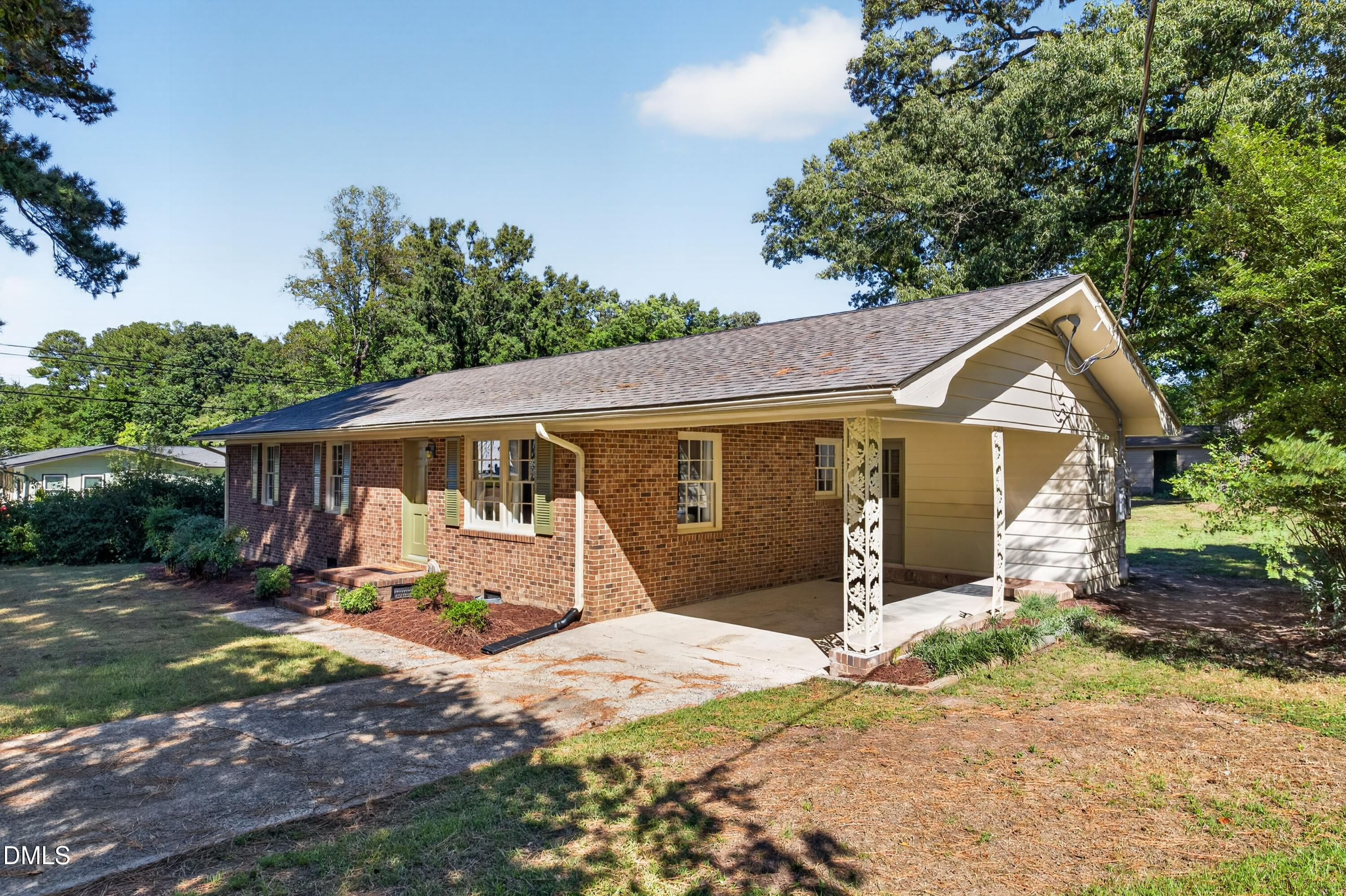 2601 Rolling Pines Avenue Property Photo 4
