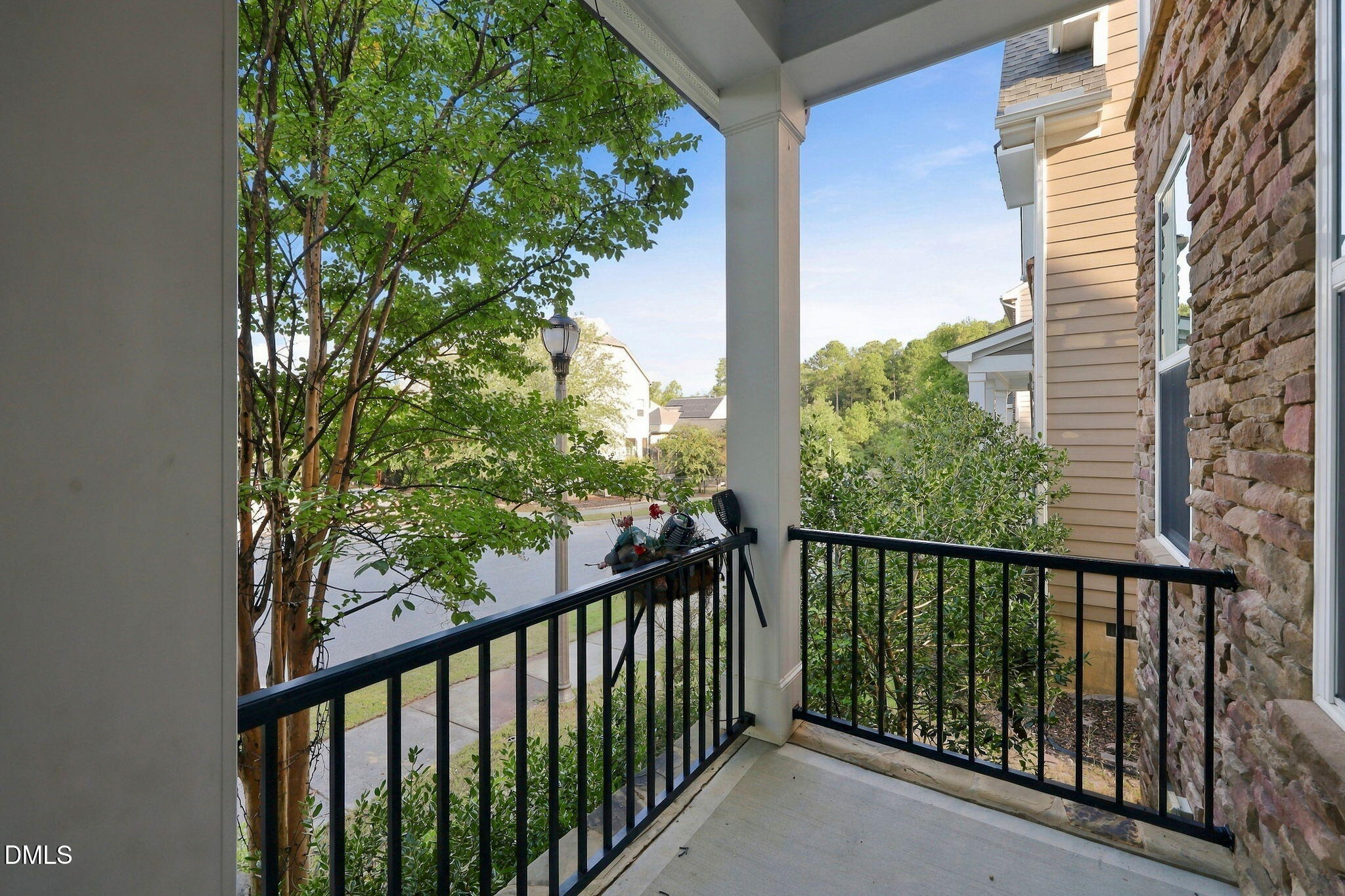2104 Bluff Oak Drive Property Photo 2