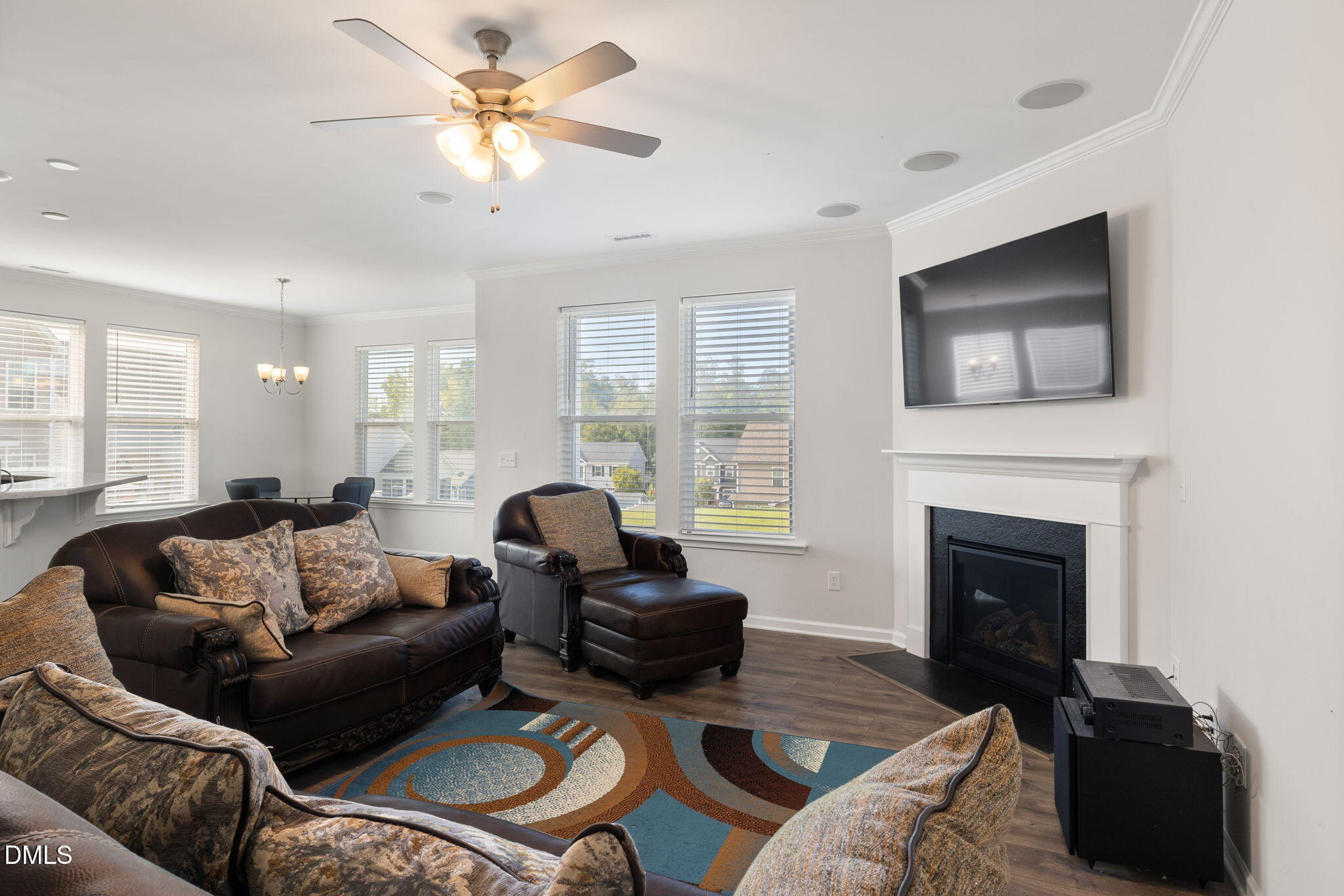 376 Streamliner Boulevard Property Photo 11