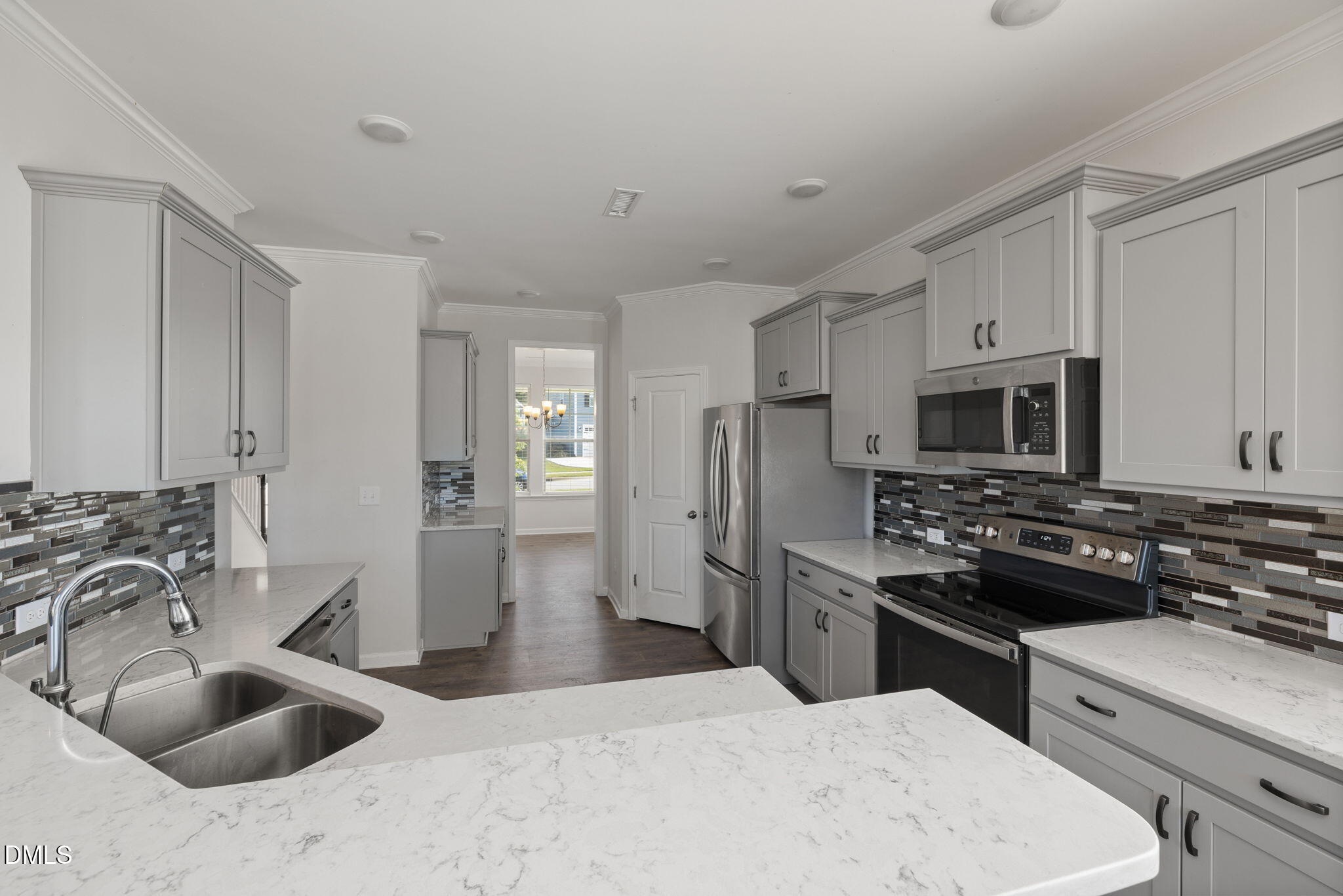 376 Streamliner Boulevard Property Photo 14