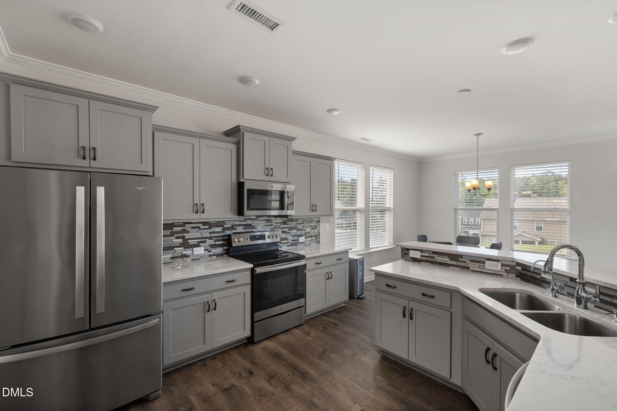 376 Streamliner Boulevard Property Photo 15