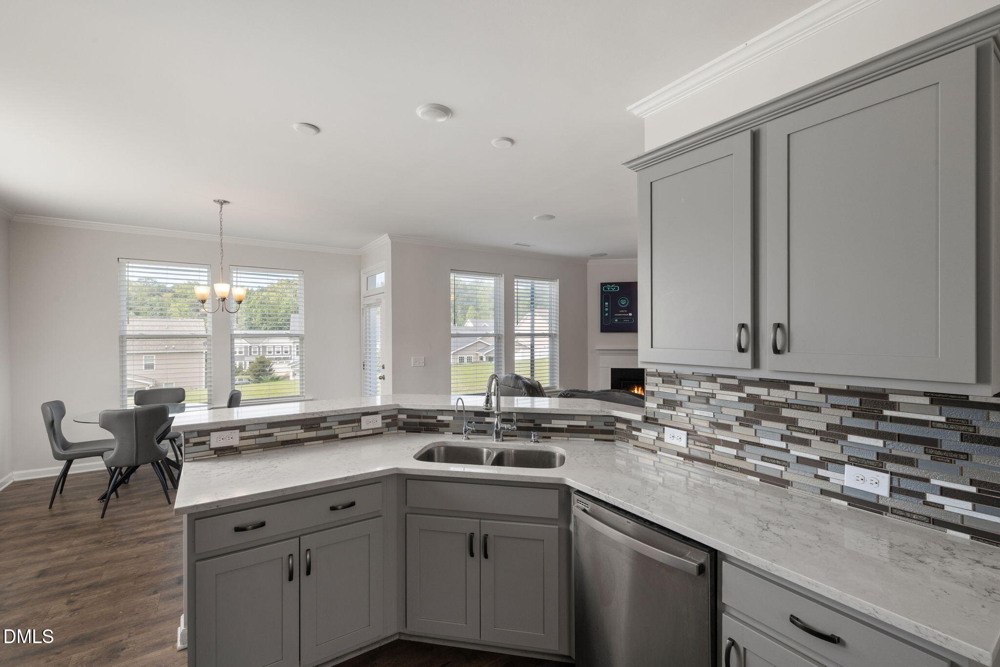 376 Streamliner Boulevard Property Photo 17
