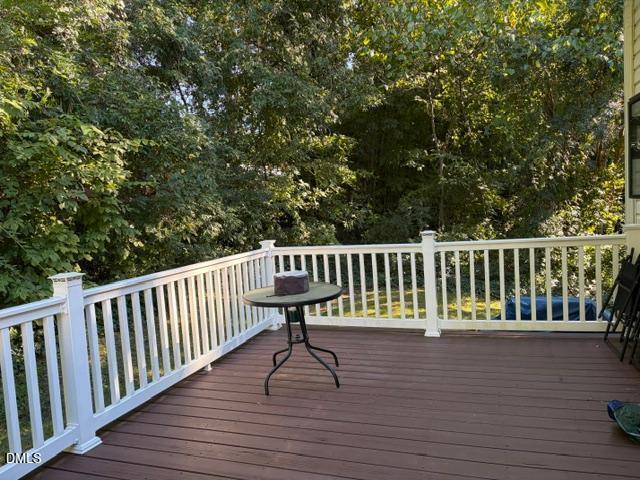 111 Fox Run Property Photo 12