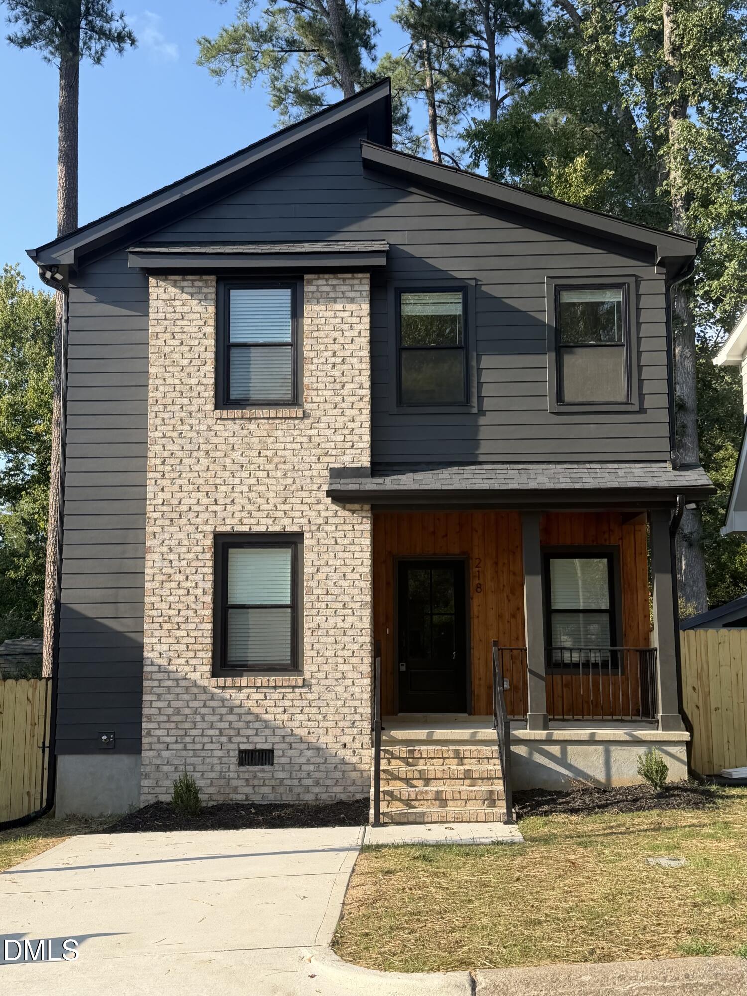 218 W Maynard Avenue Property Photo 1