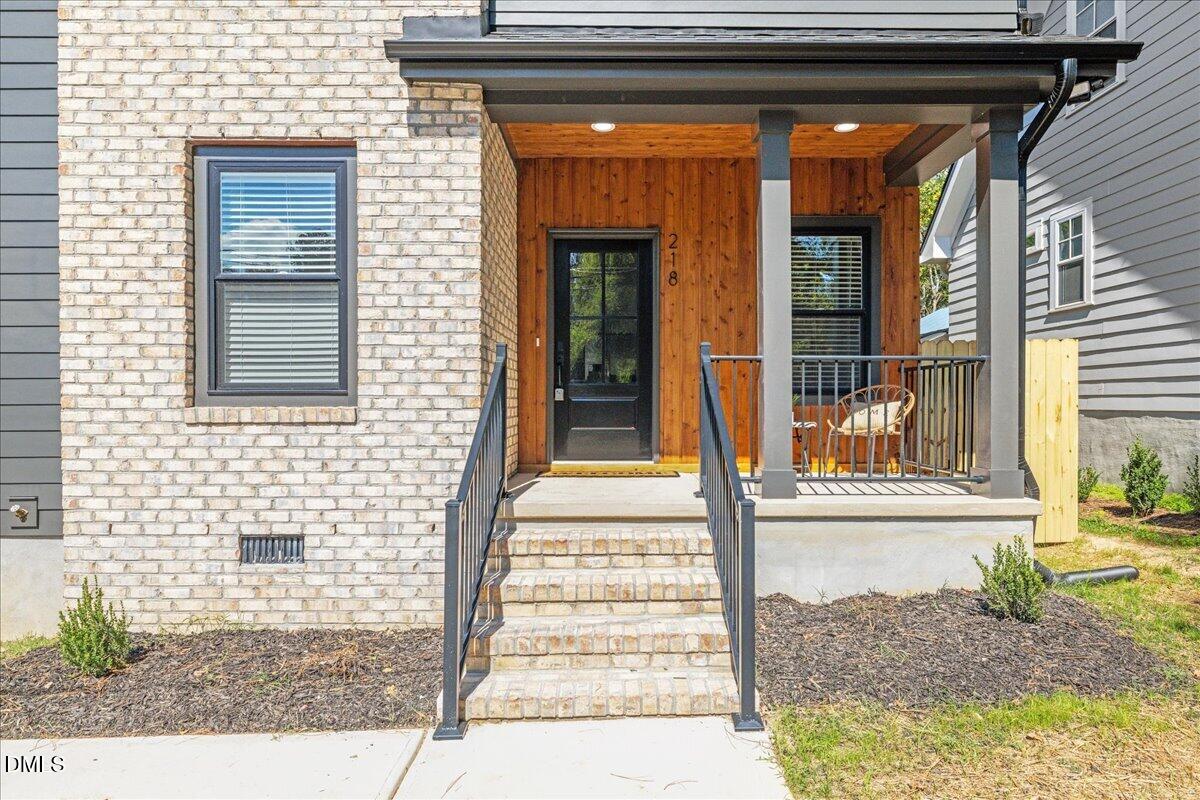 218 W Maynard Avenue Property Photo 3