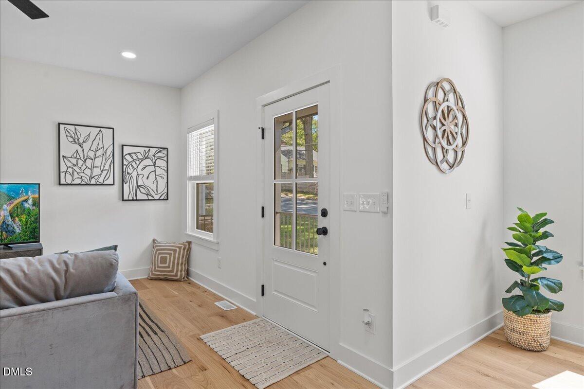 218 W Maynard Avenue Property Photo 6