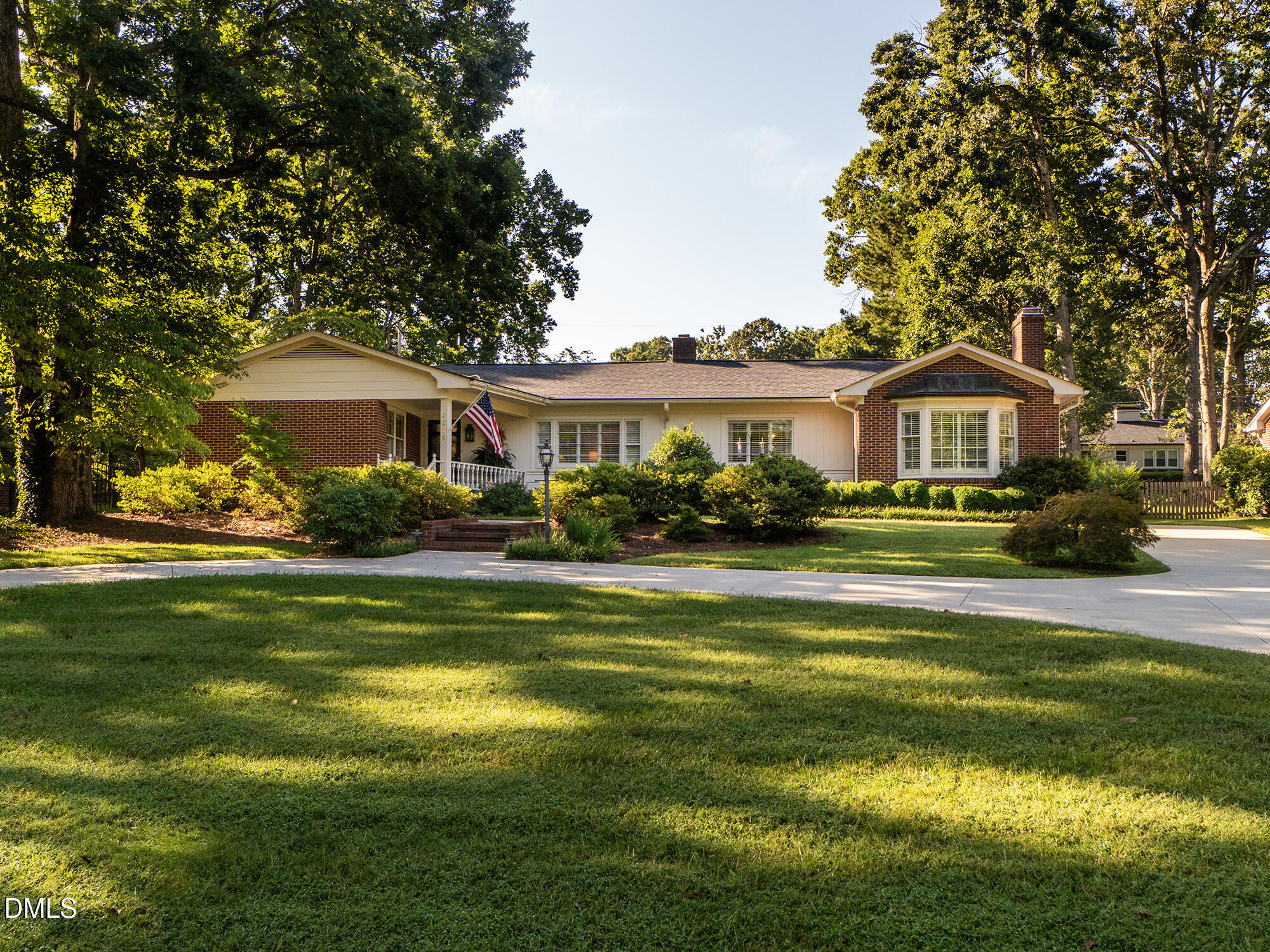 2216 Canterbury Drive Property Photo 1