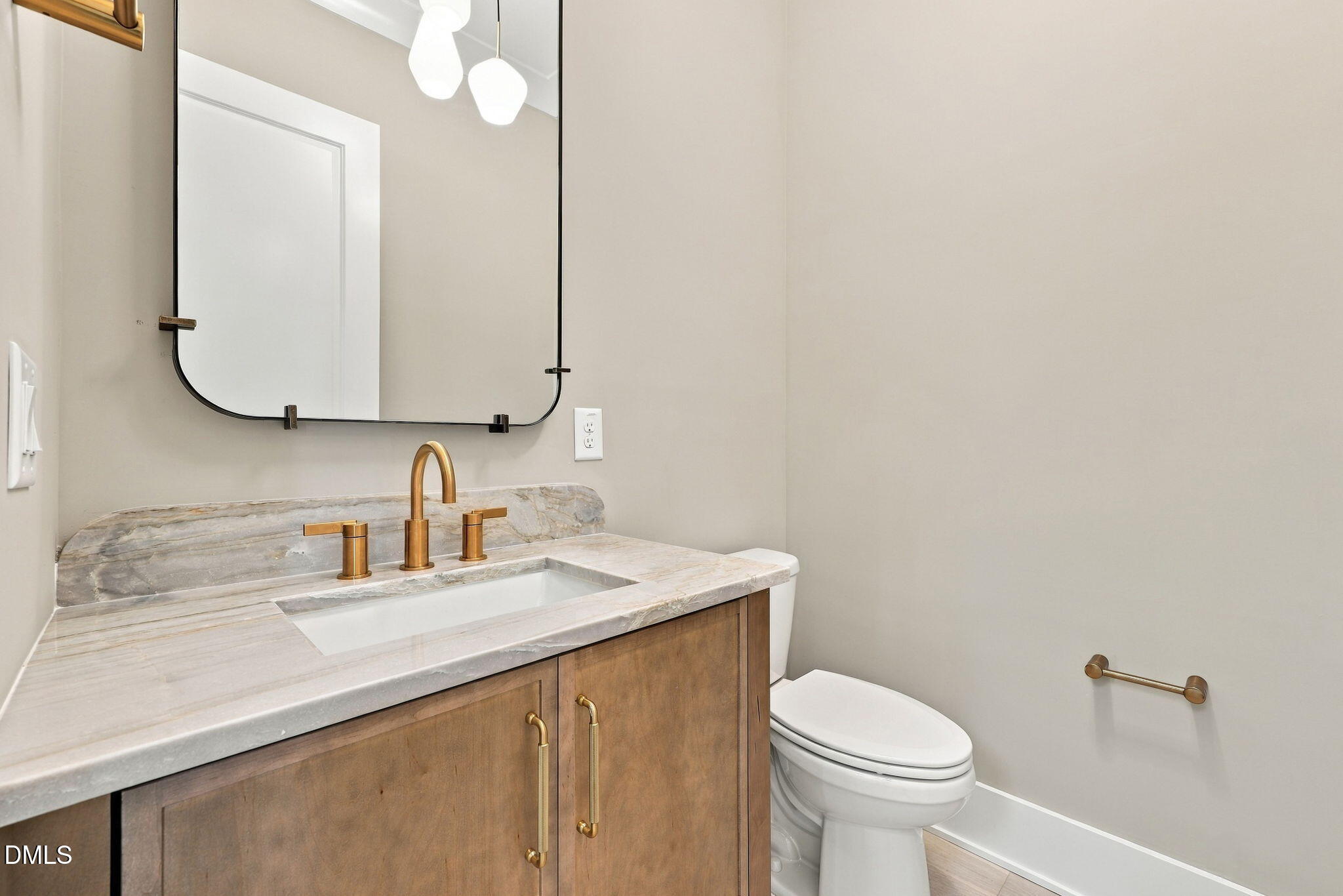 2432 Rosslare Mews Lane Property Photo 24