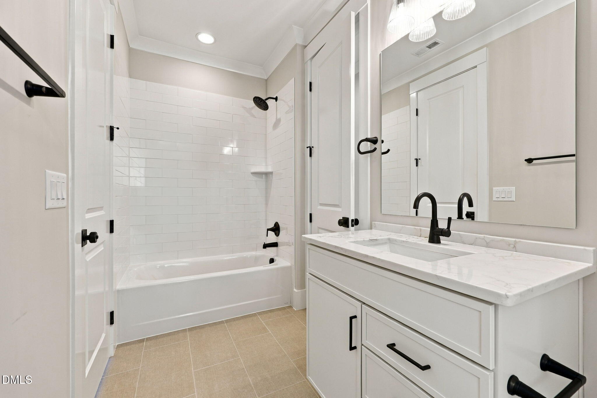 2432 Rosslare Mews Lane Property Photo 37