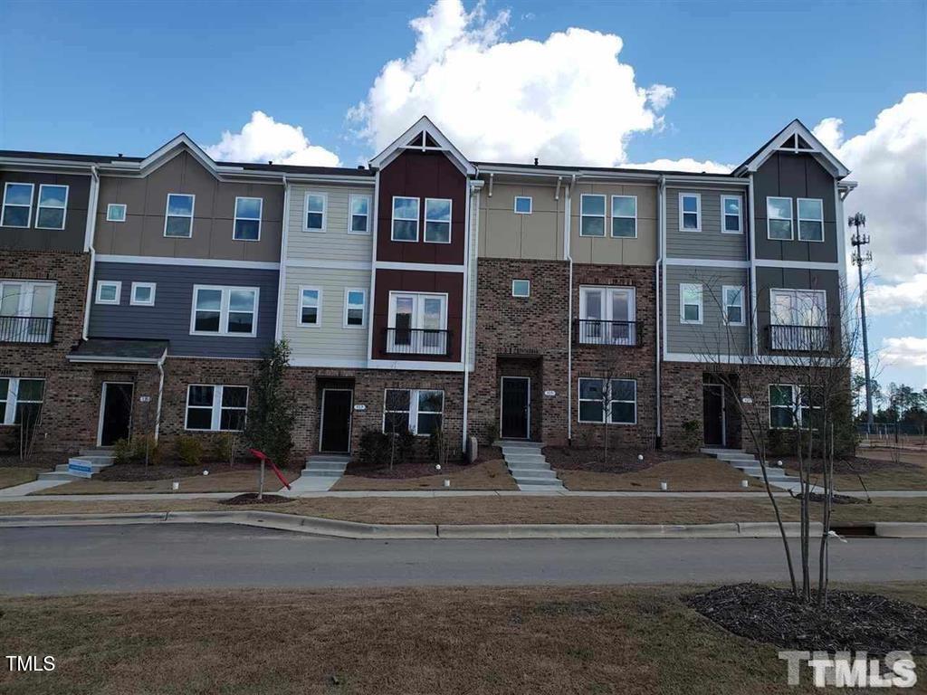 319 King Closer Drive Property Photo 1
