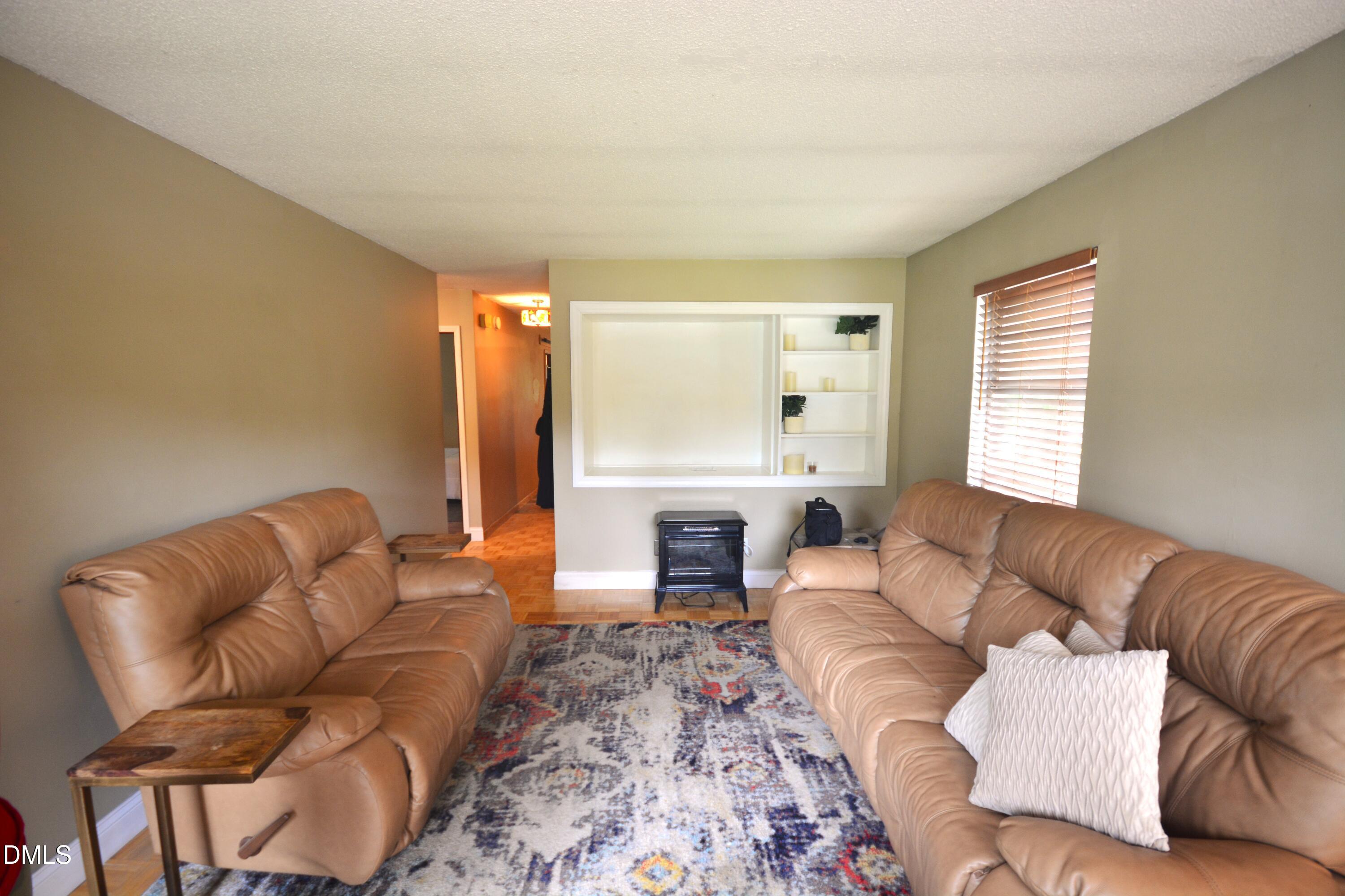 108 Scott Circle Property Photo 3