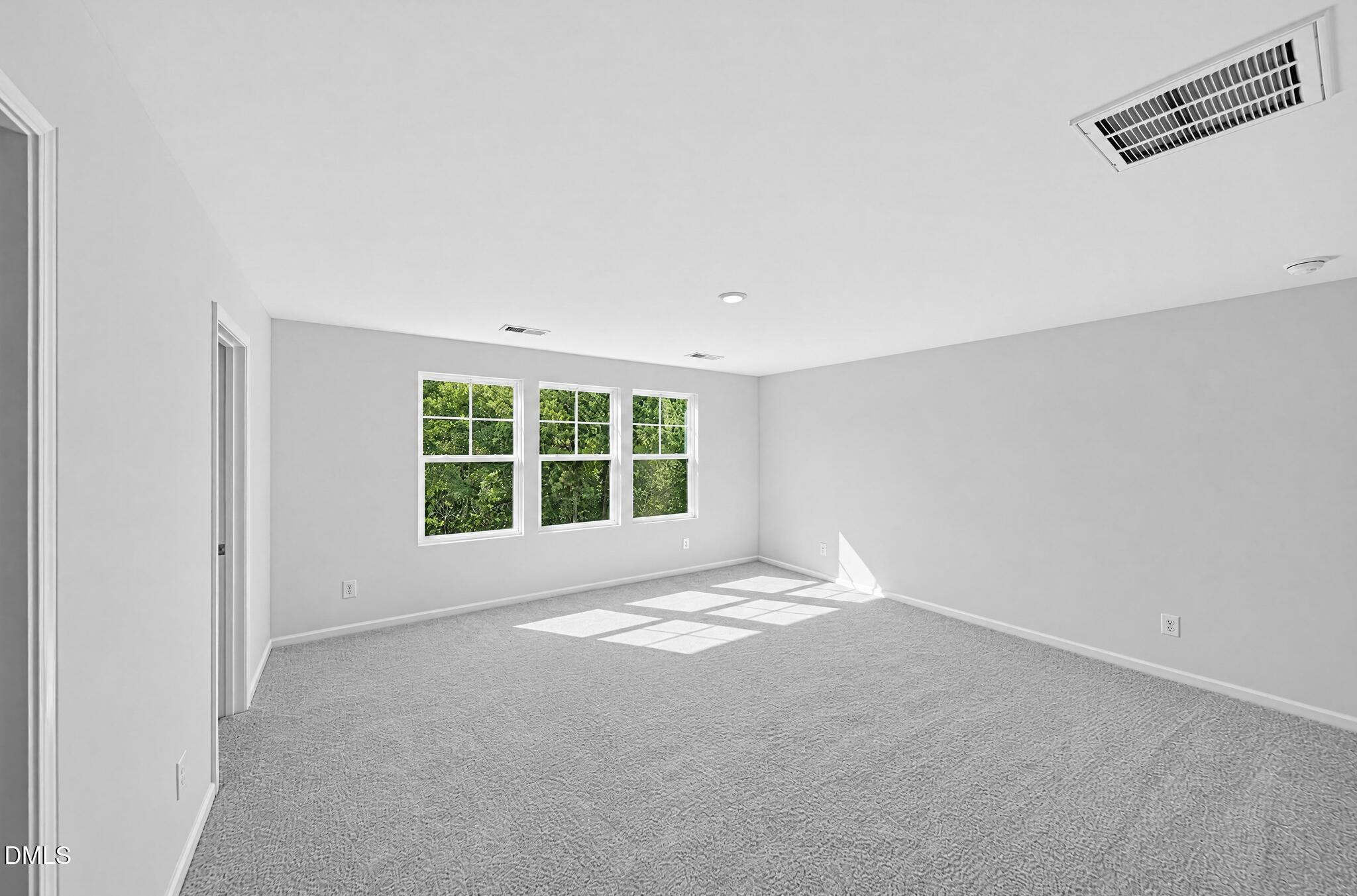 1041 Red Finch Way Property Photo 8