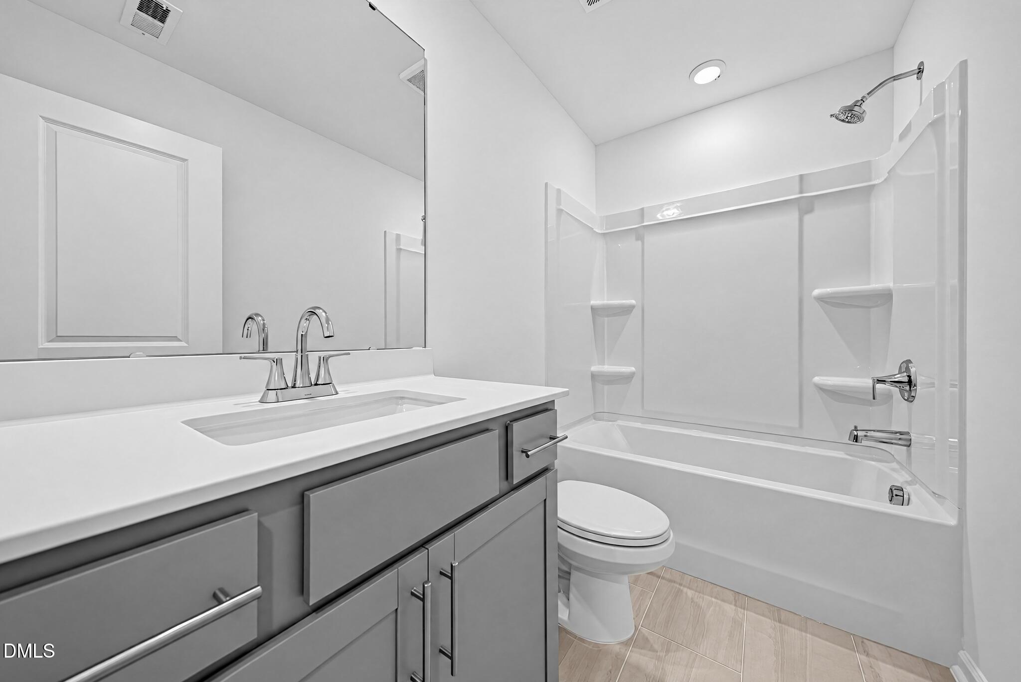1041 Red Finch Way Property Photo 11