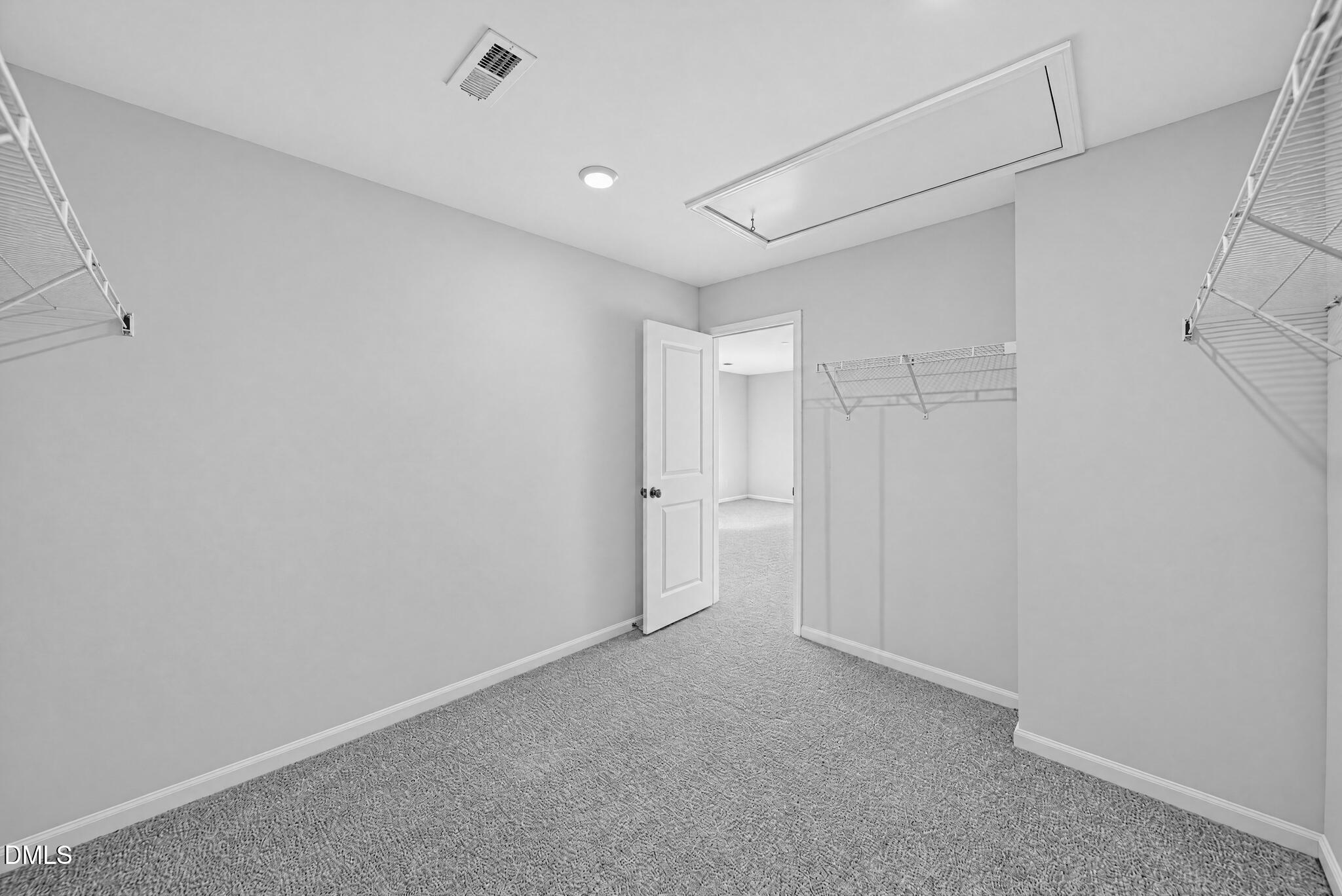 1041 Red Finch Way Property Photo 15