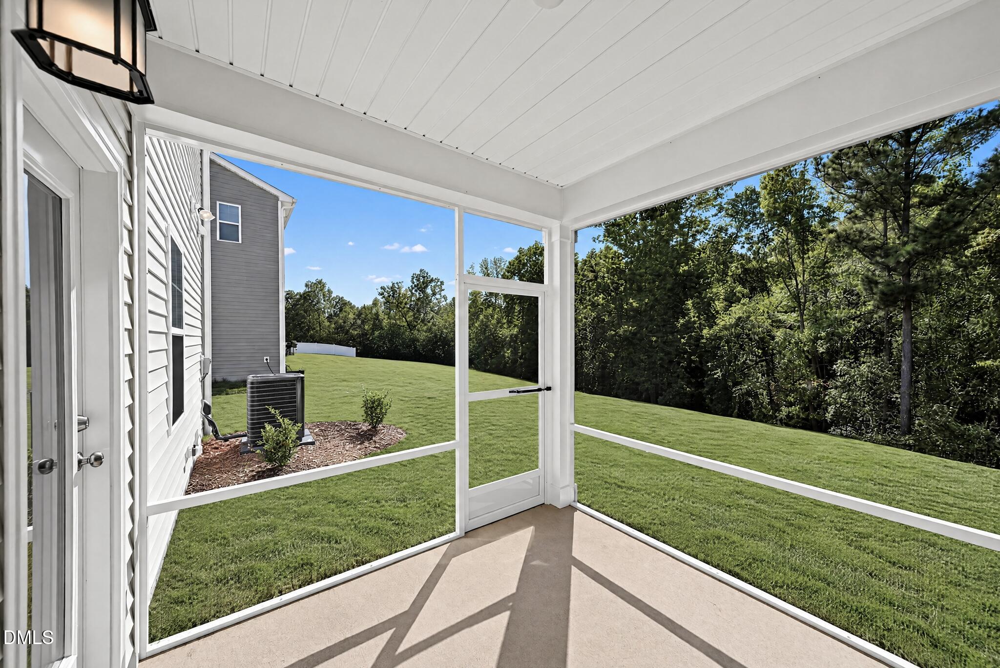1041 Red Finch Way Property Photo 17