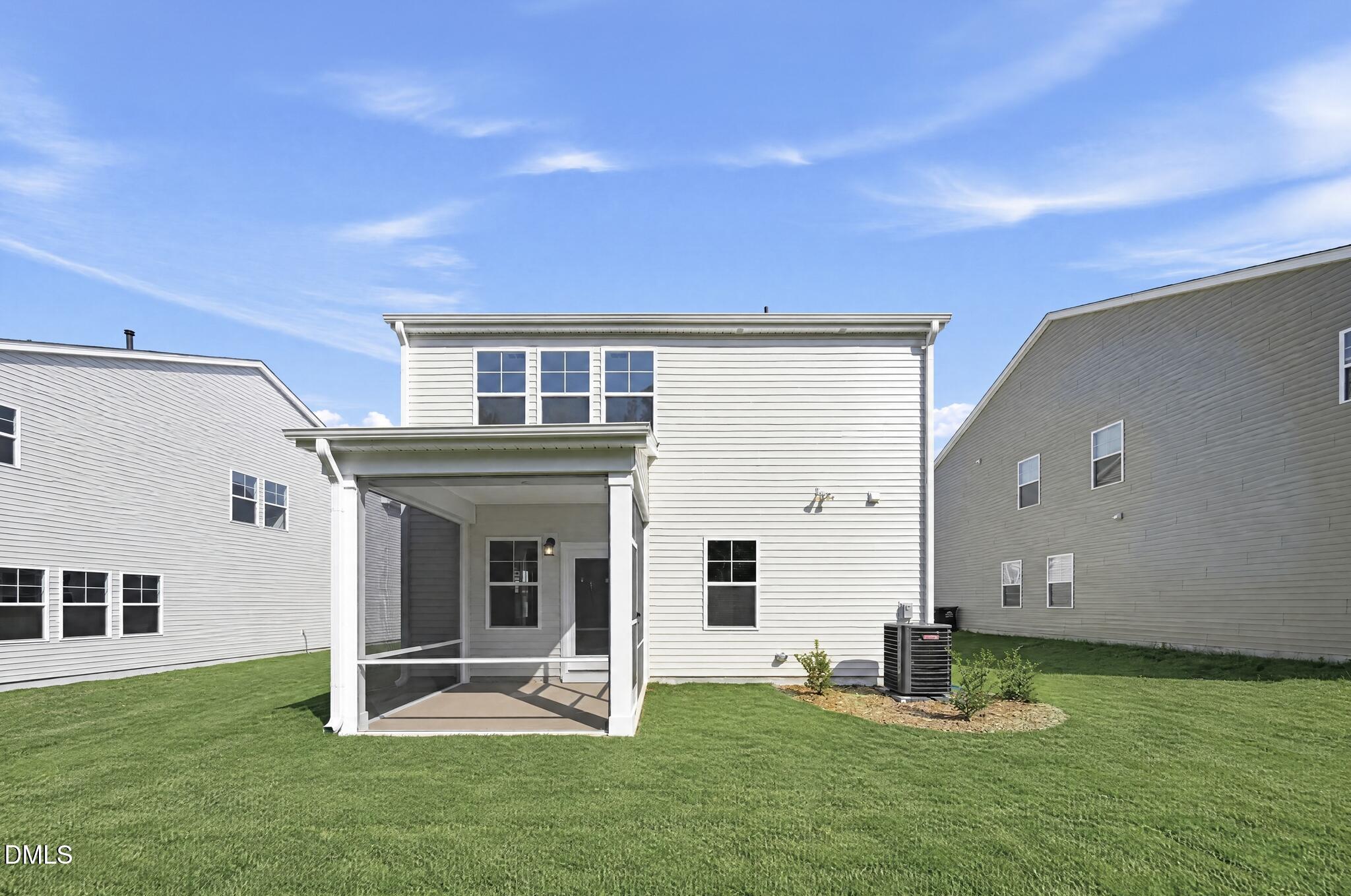 1041 Red Finch Way Property Photo 18