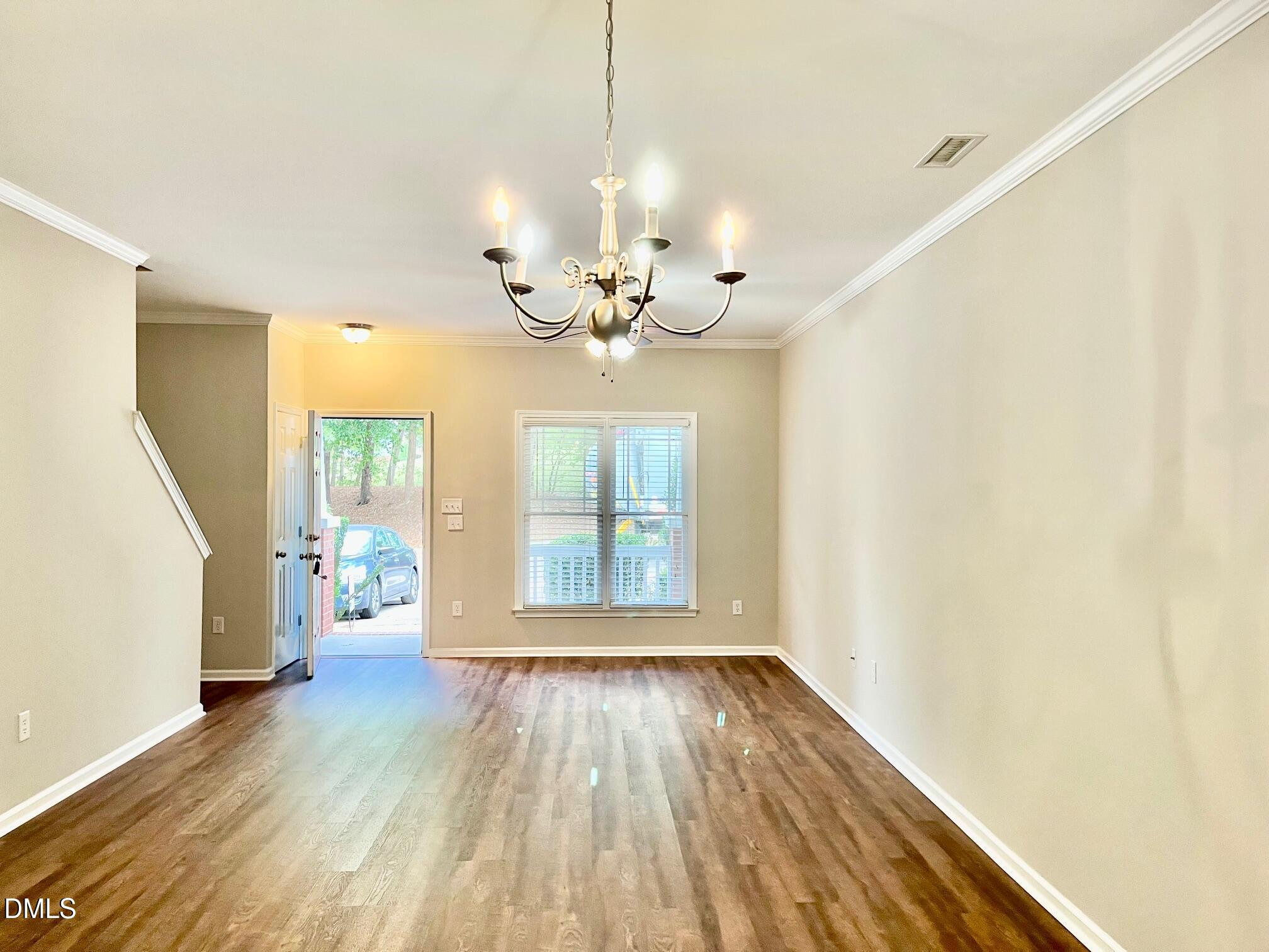 1008 Mica Lamp Court Property Photo 3