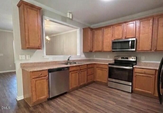 1008 Mica Lamp Court Property Photo 5