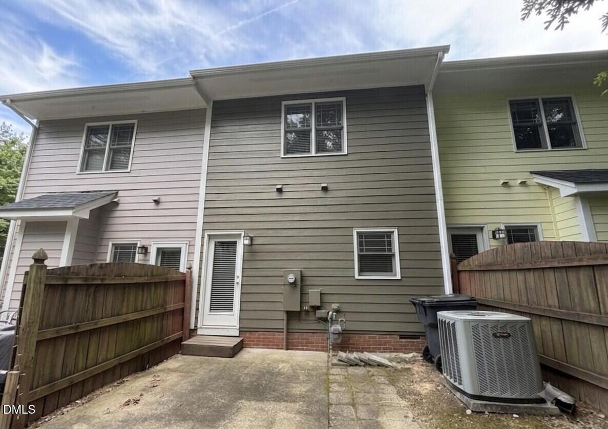 1008 Mica Lamp Court Property Photo 12
