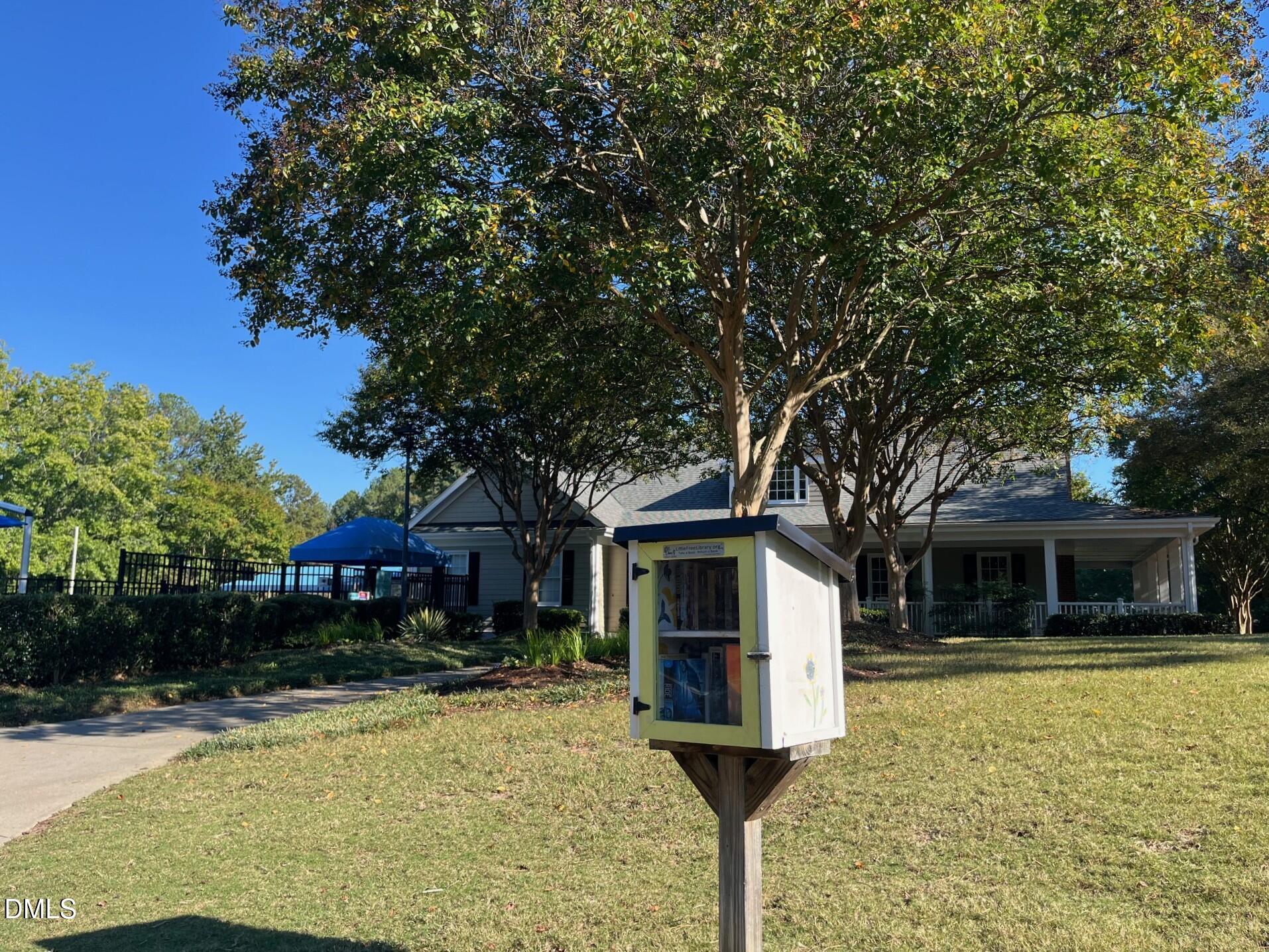 1008 Mica Lamp Court Property Photo 15