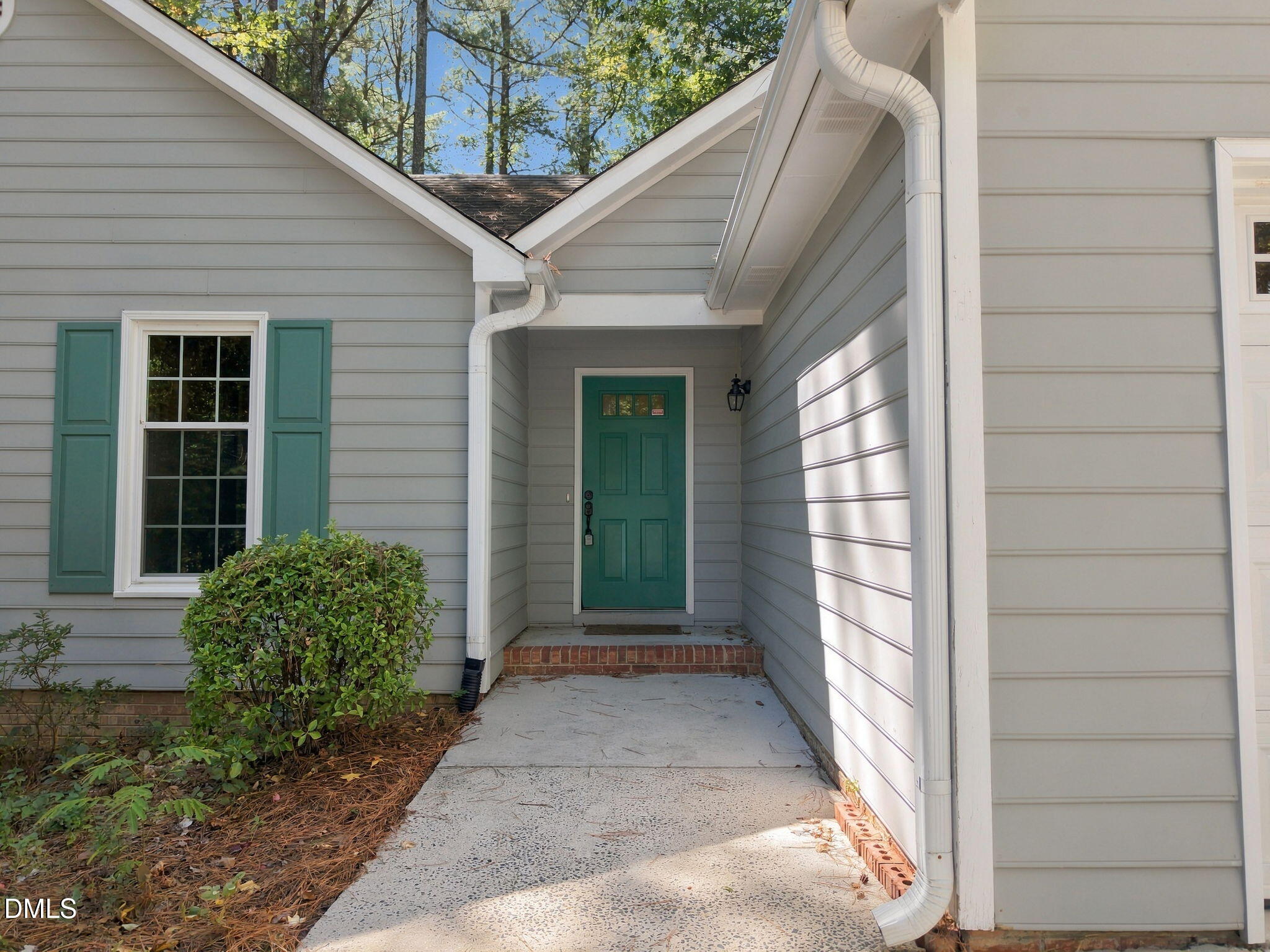104 Shady Point Court Property Photo 2
