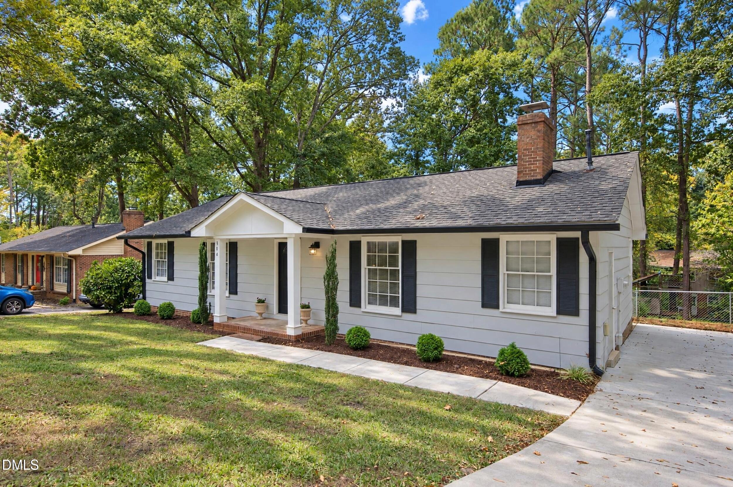 304 Northclift Drive Property Photo 2