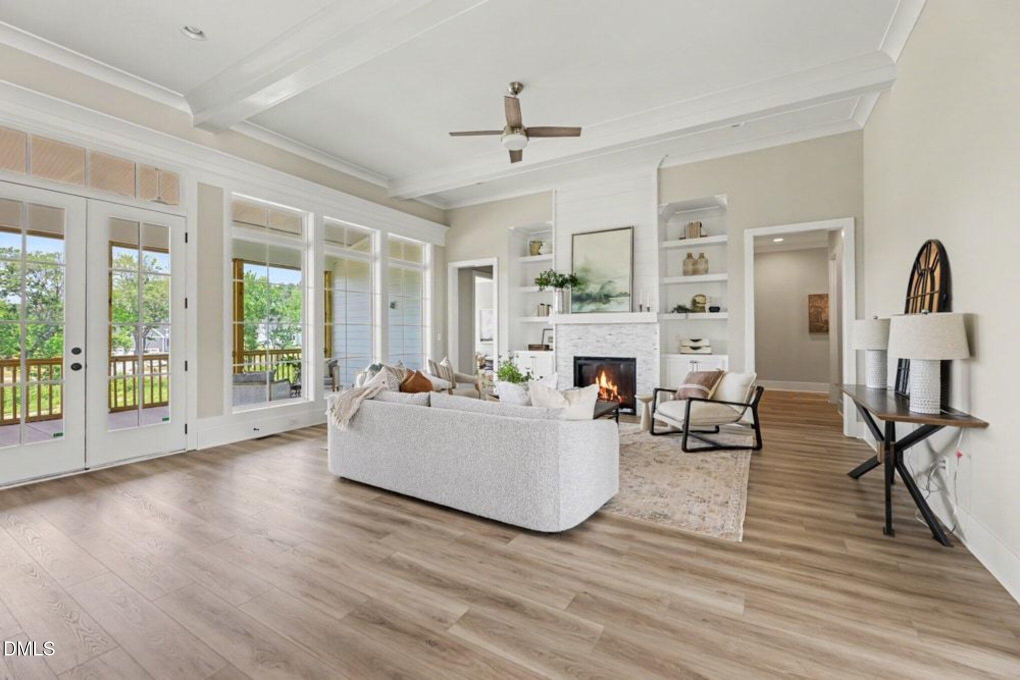 1060 Azalea Garden Circle Property Photo 4