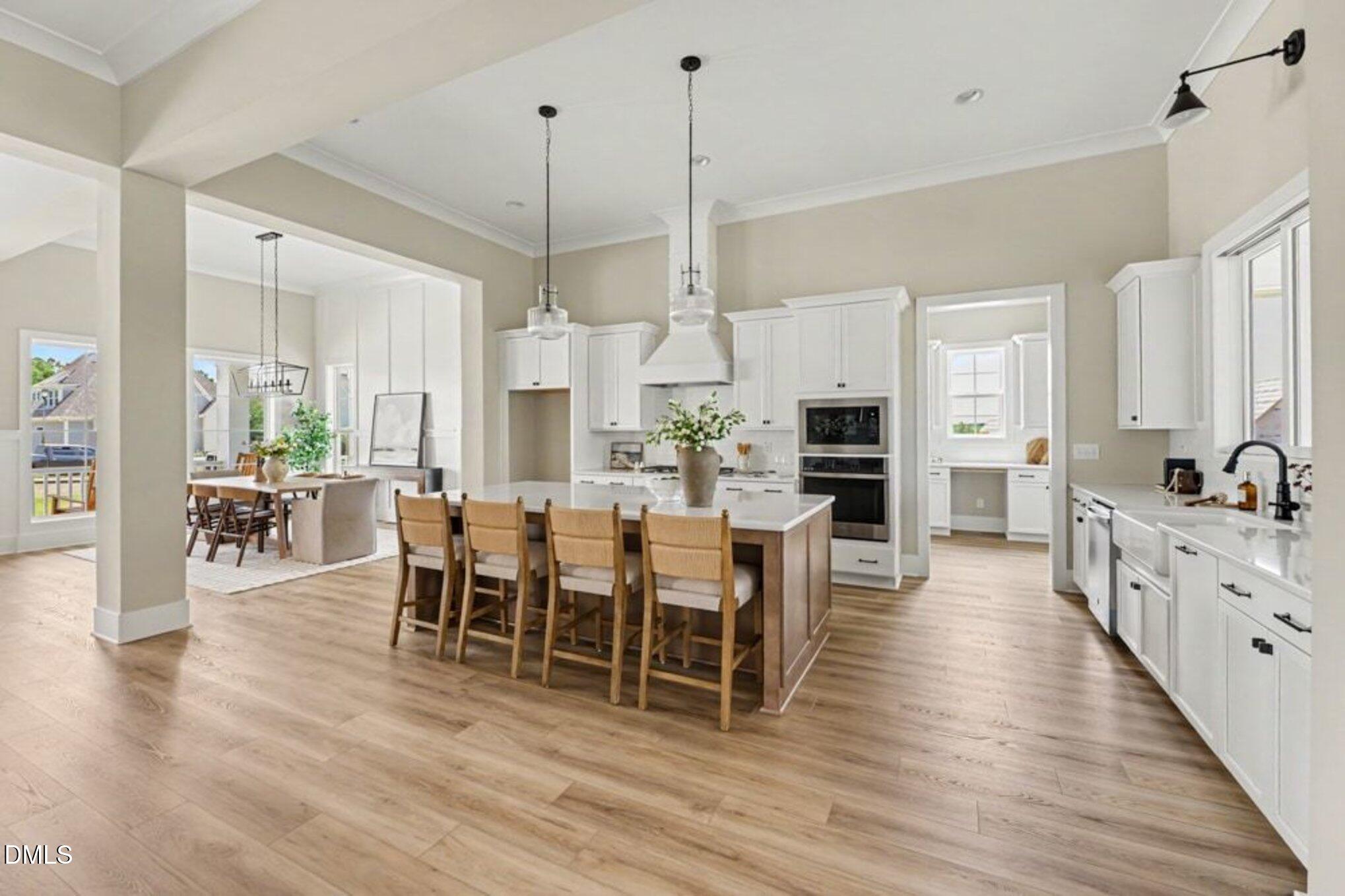 1060 Azalea Garden Circle Property Photo 7