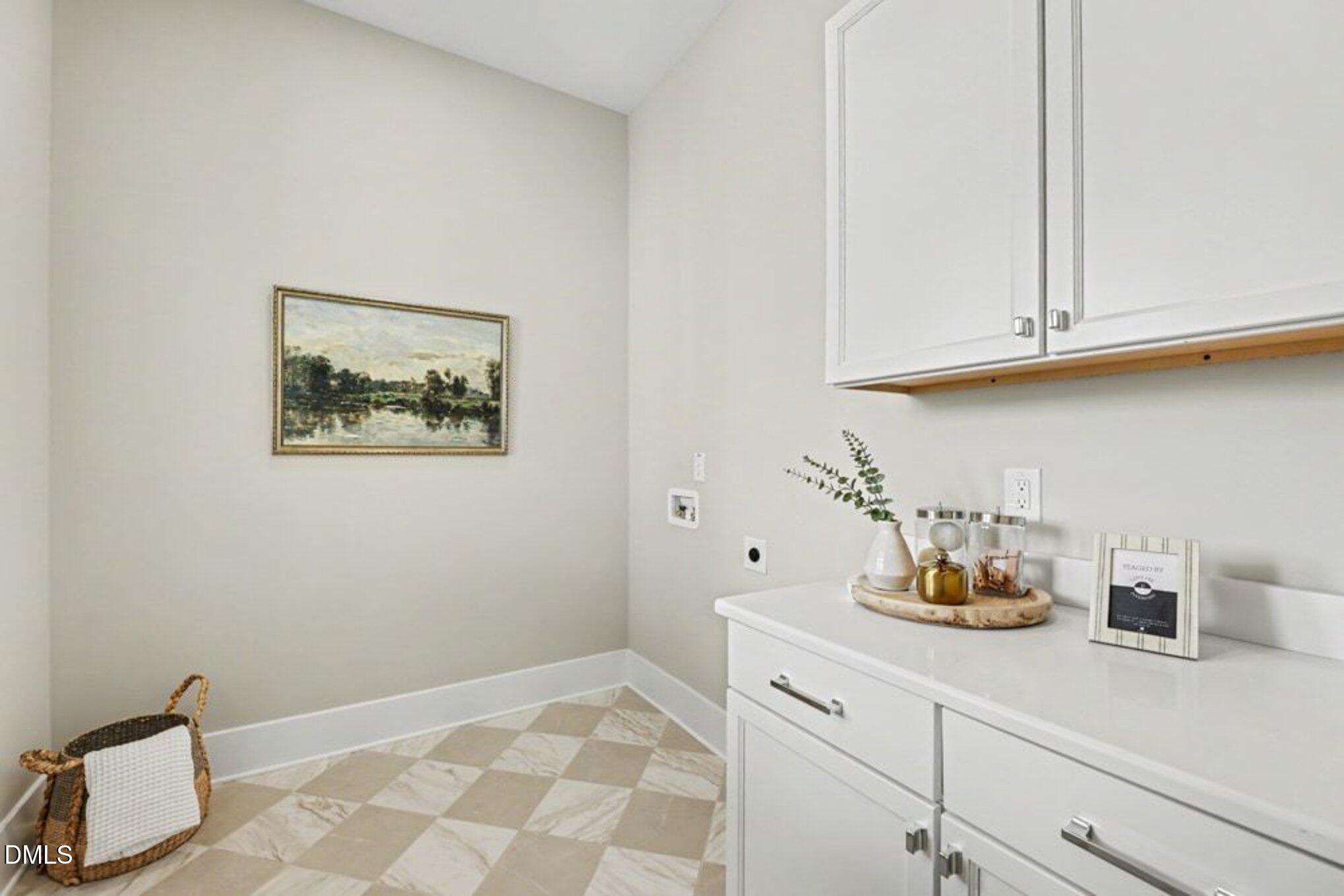 1060 Azalea Garden Circle Property Photo 9