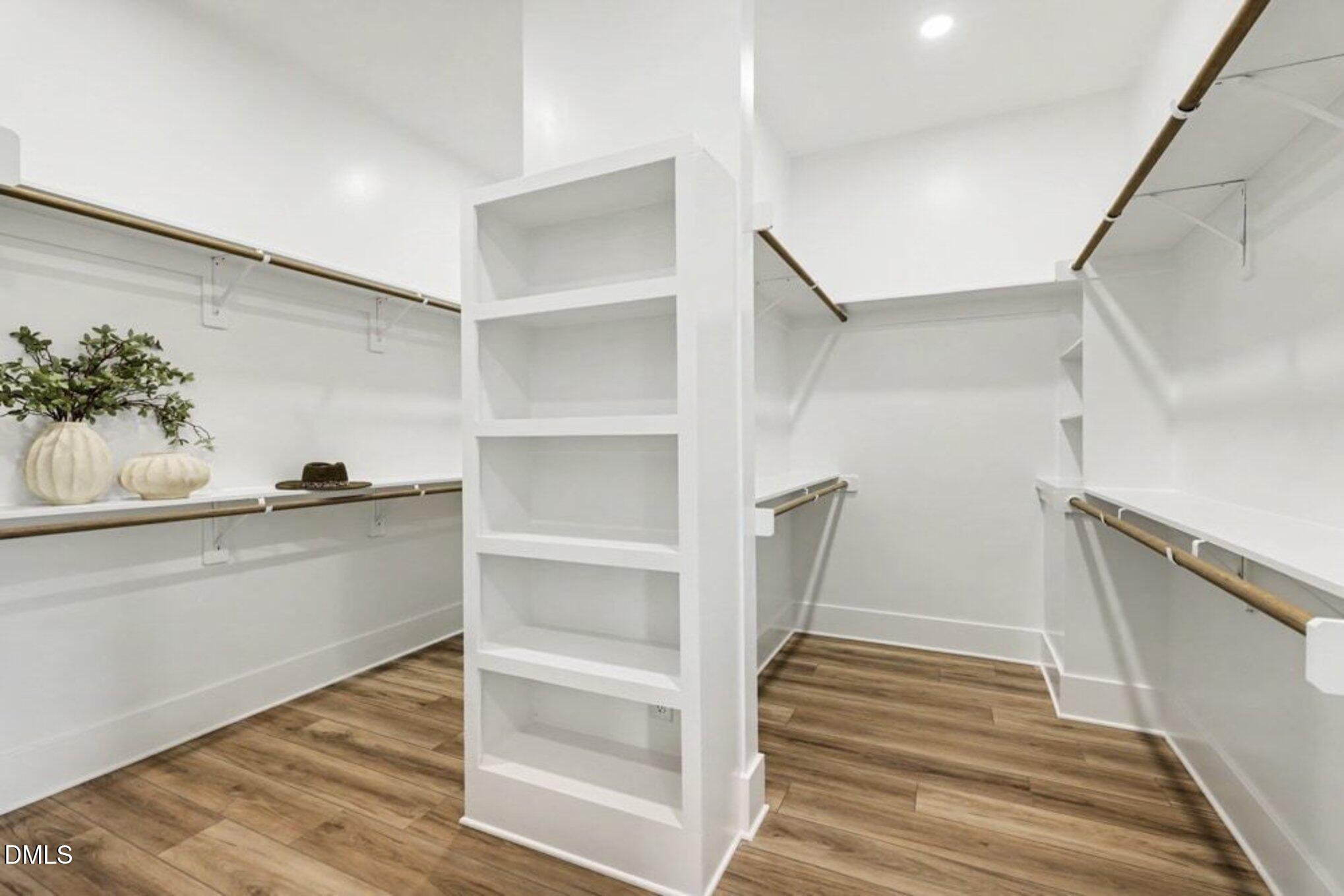 1060 Azalea Garden Circle Property Photo 15