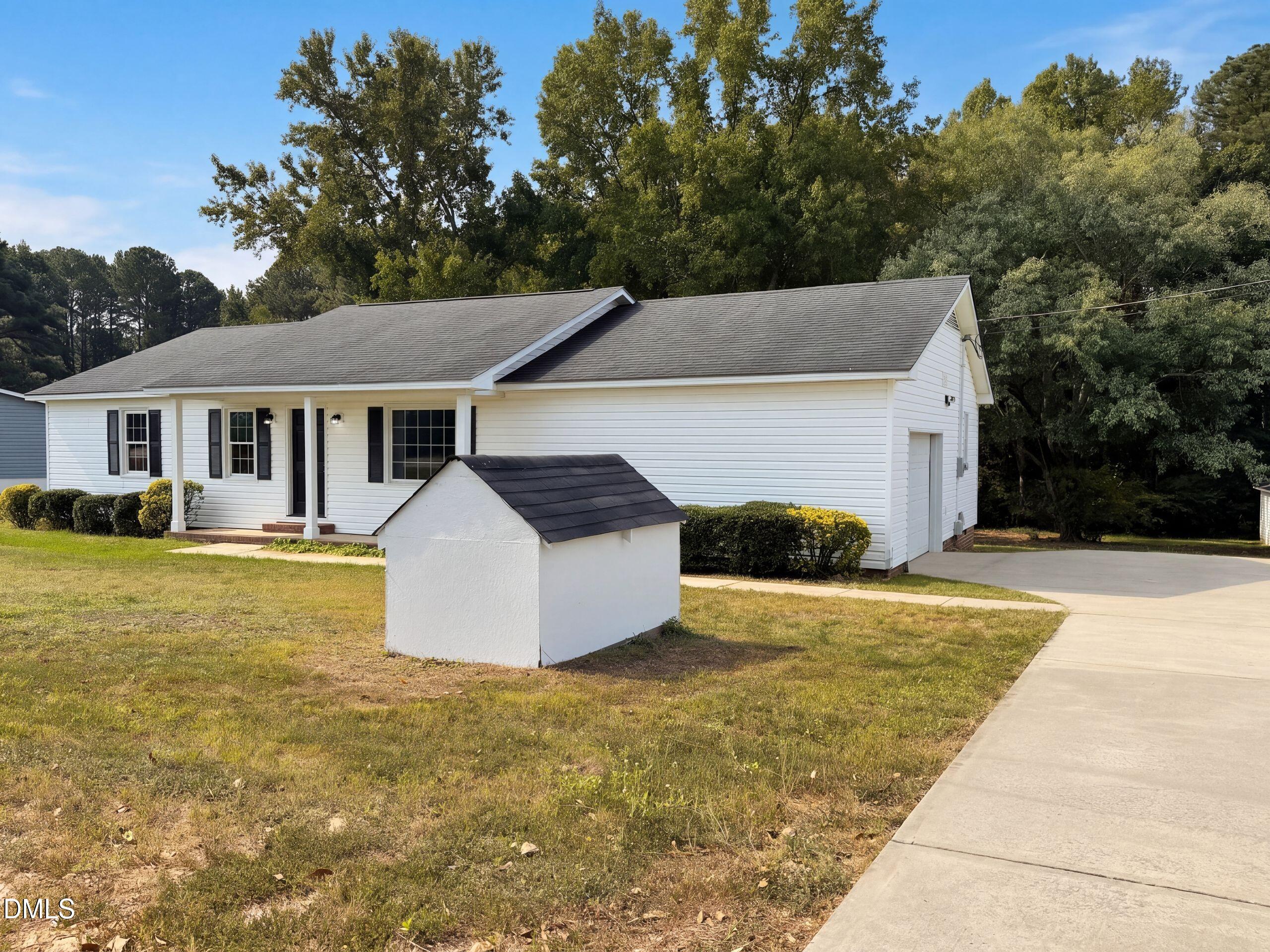 2615 Baileys Xrds Road Property Photo 12