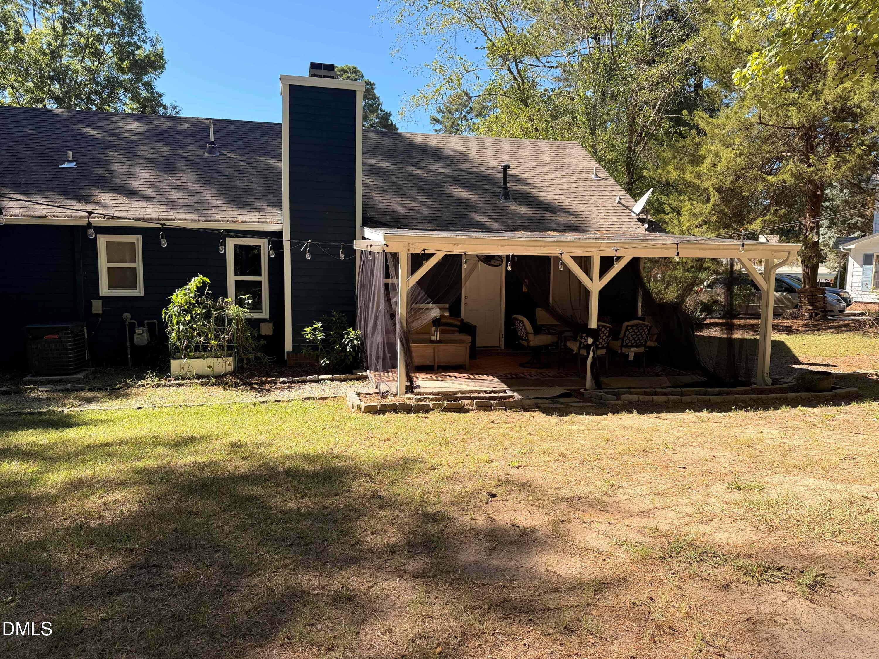 806 Whitby Court Property Photo 3