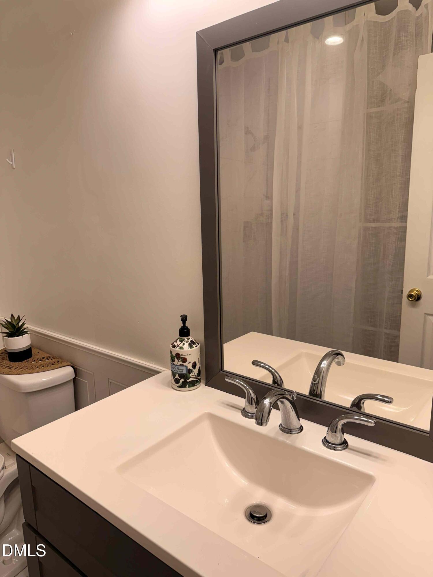 806 Whitby Court Property Photo 22