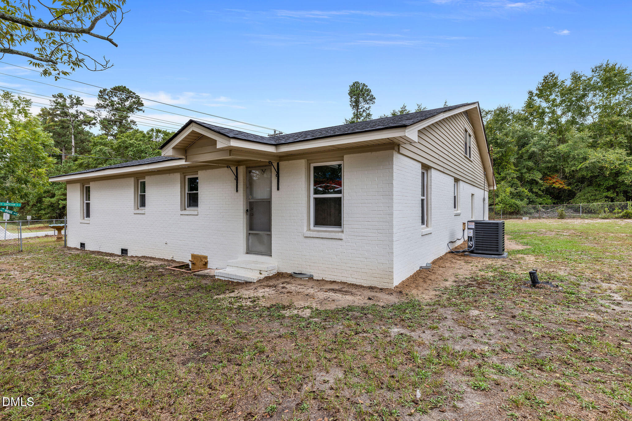 938 Old Grantham Road Property Photo 5