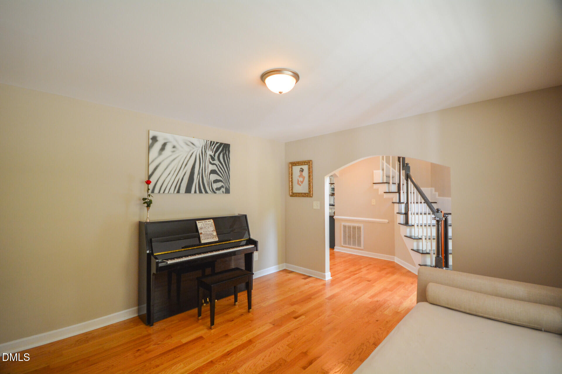 114 Carolina Way Property Photo 6