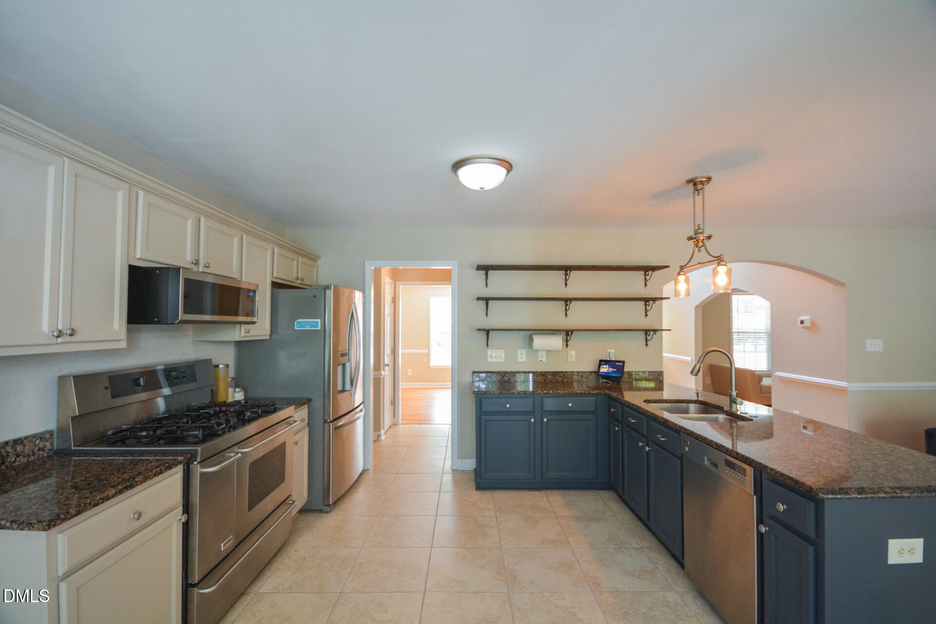 114 Carolina Way Property Photo 8