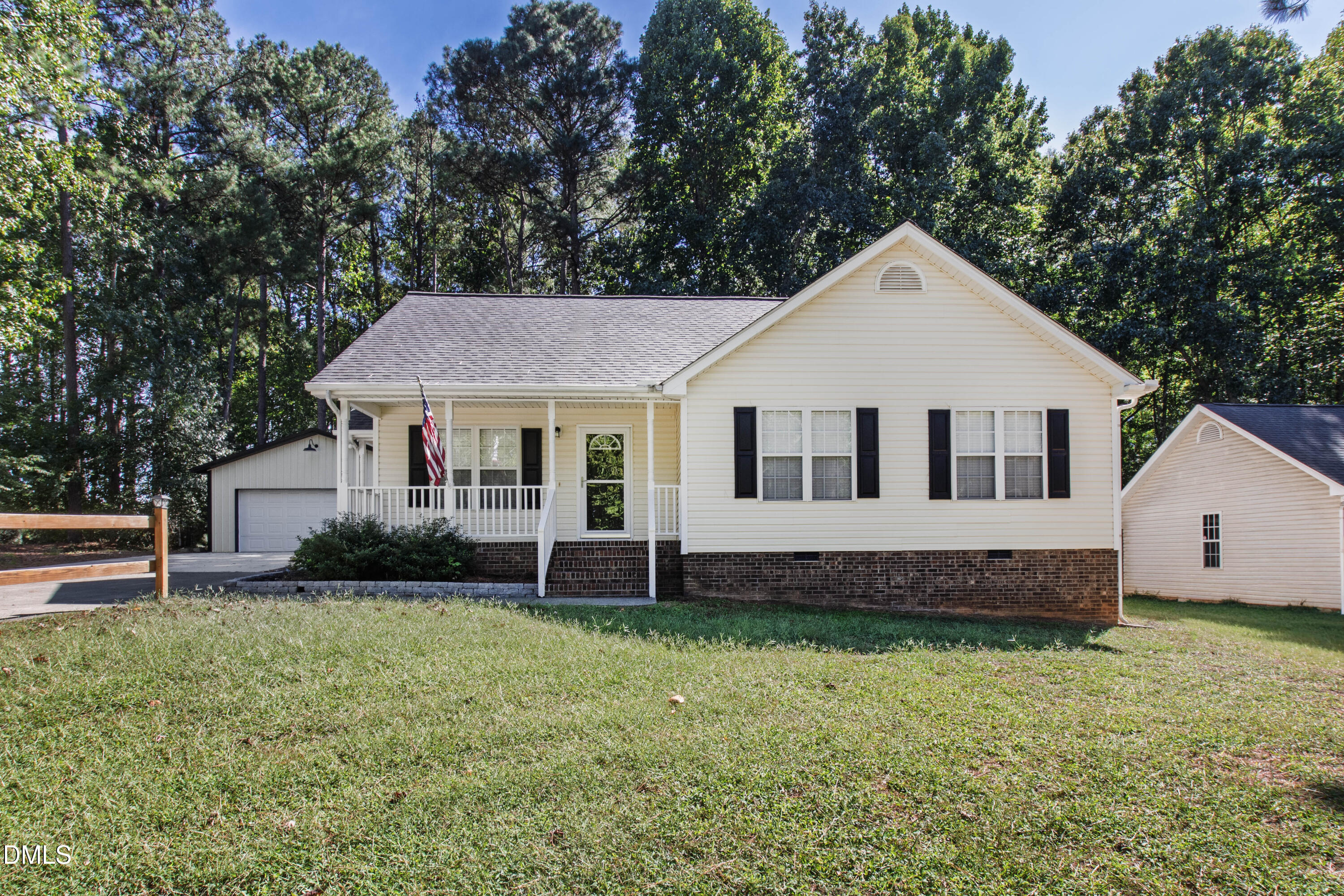 25 Beaver Ridge Drive Property Photo 1